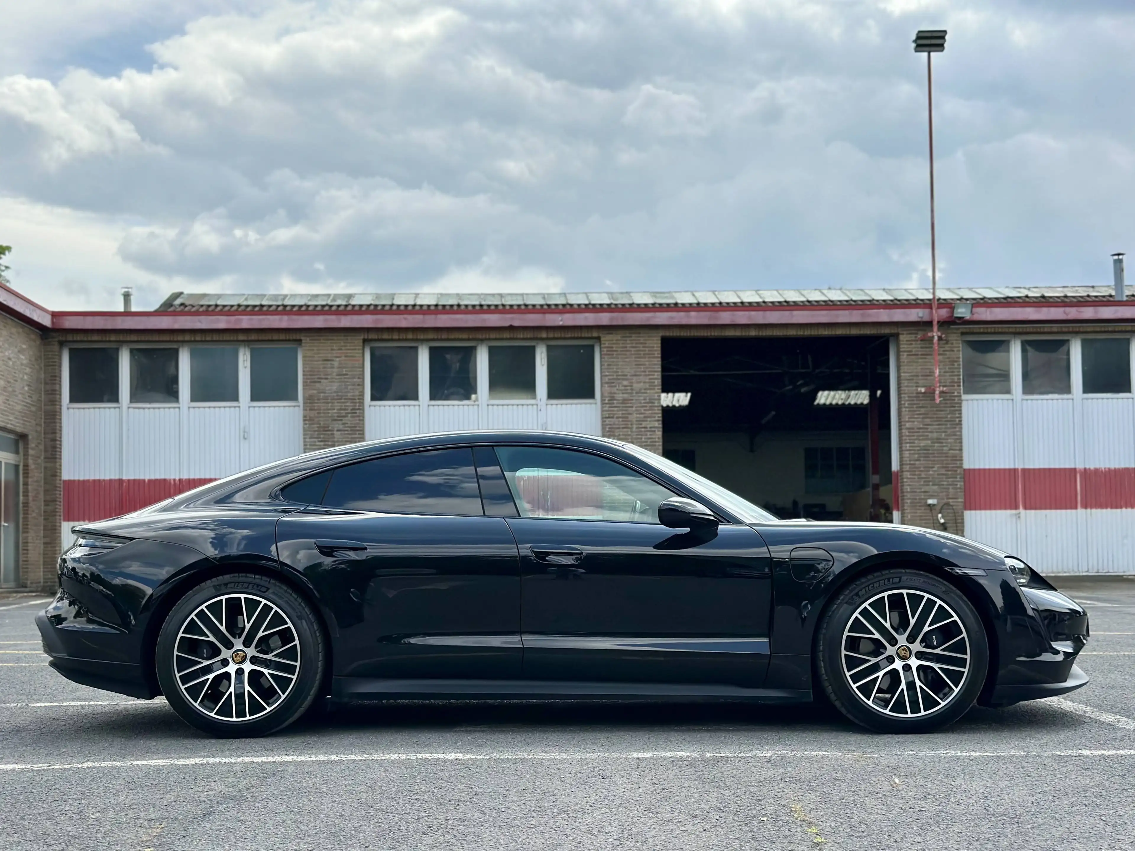 Porsche Taycan 46.900€ - Leasing 1.167 €/M — photo 5