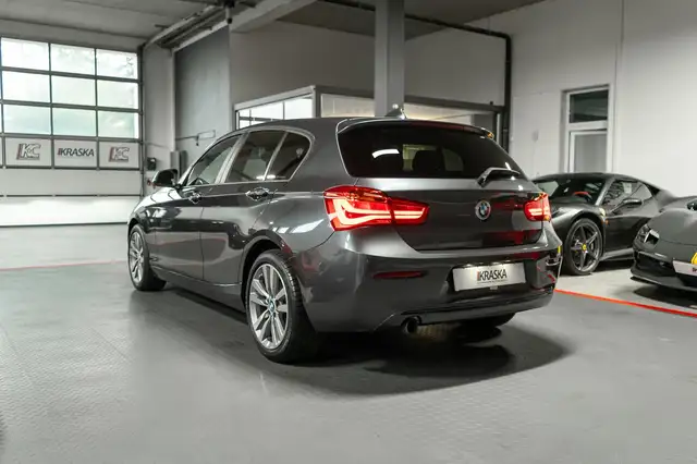 BMW 1 Series view 9