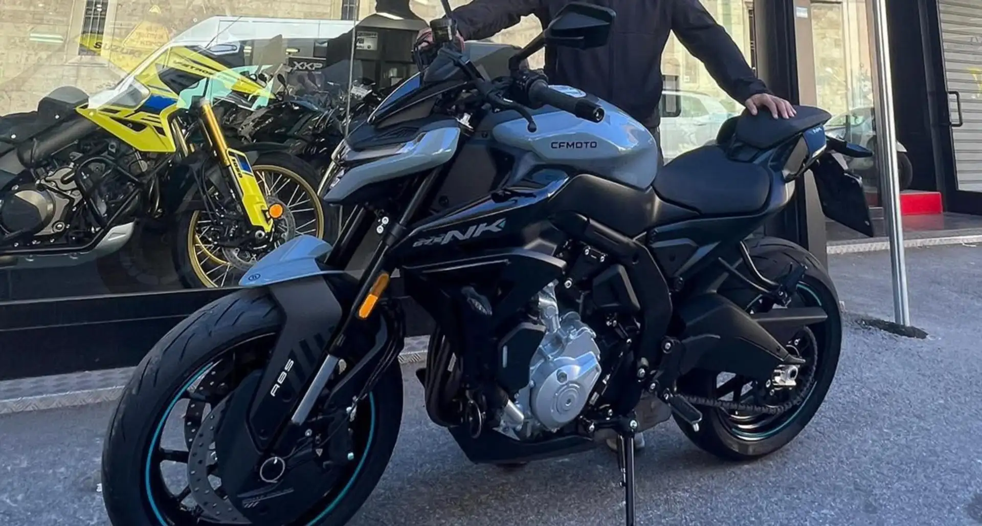 CFMOTO 650 NK Grigio - 1