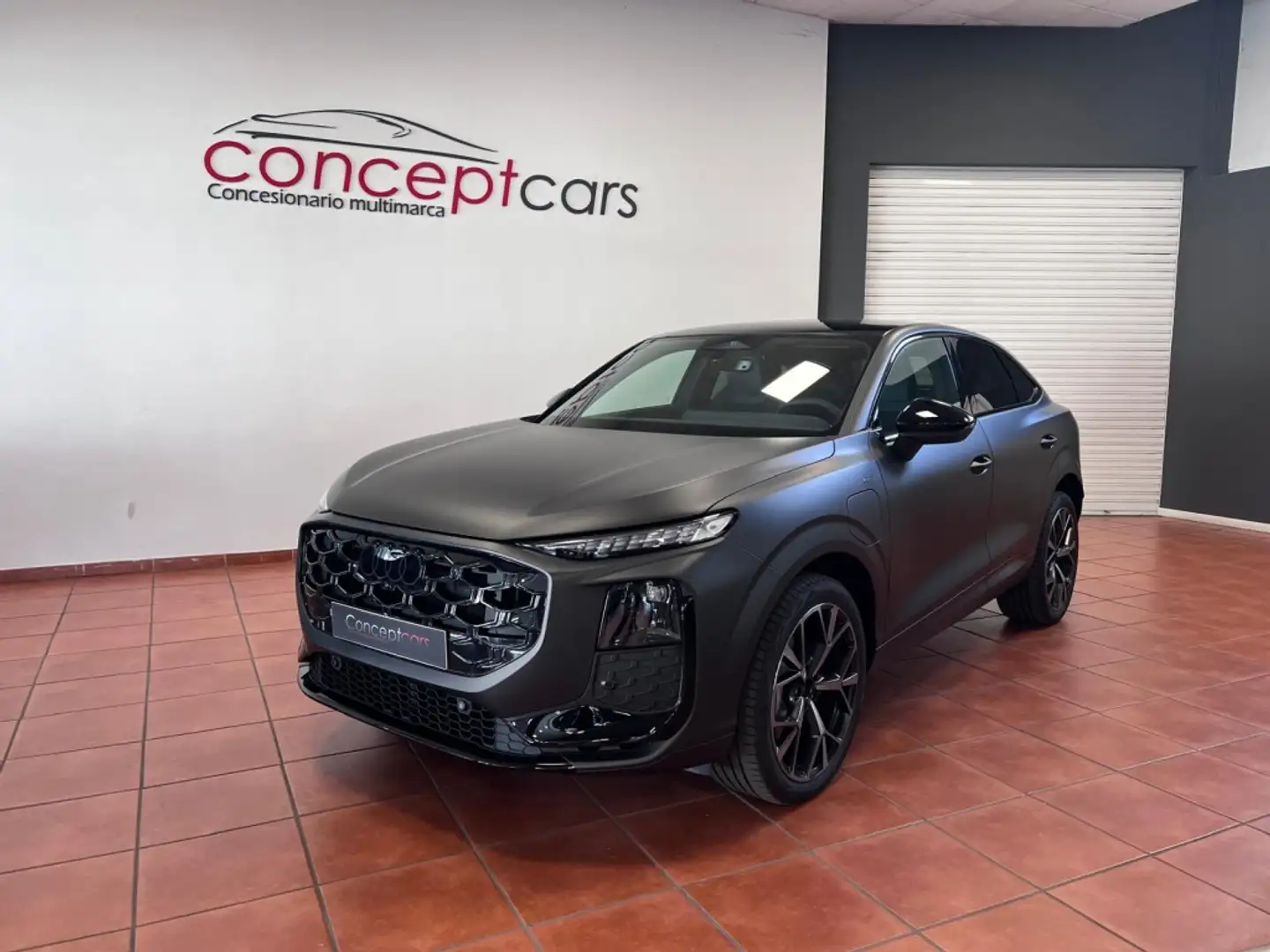 Audi Q3 Sportback e-hybrid Black line S tronic 200kW Negro - 1