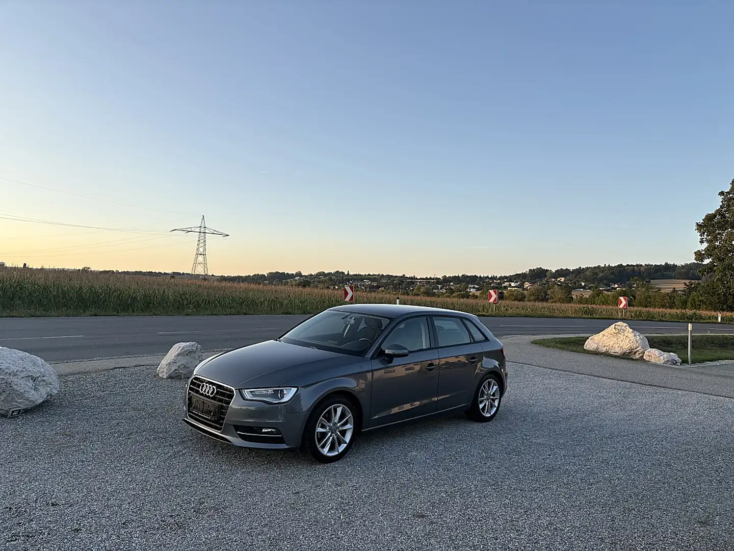 Audi A3 Sportback 2.0 TDI Ambition Grau - 2