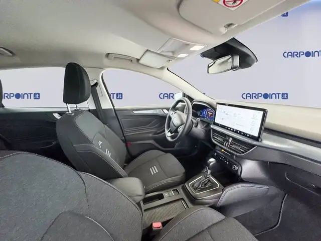 Ford Focus view 6