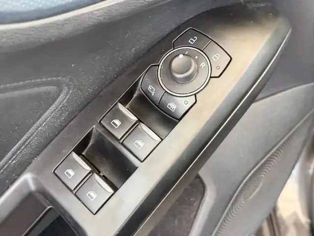 Ford Focus view 19