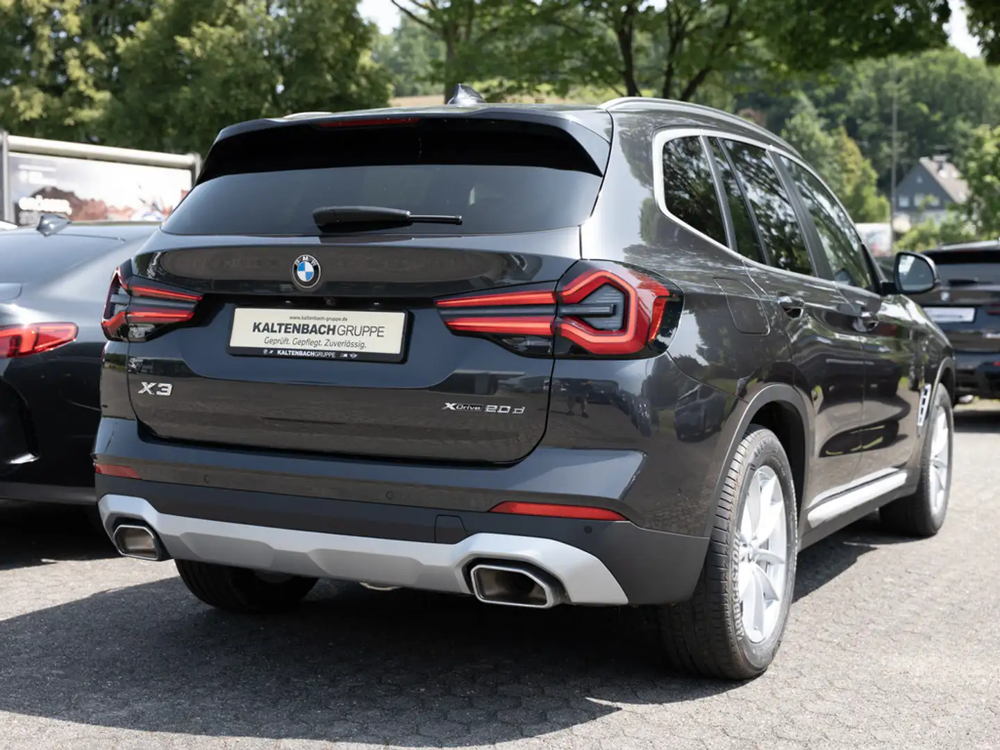 BMW X3 xDrive 20d FACEL. AHK LASER LED W-LAN NAVI Grijs - 2