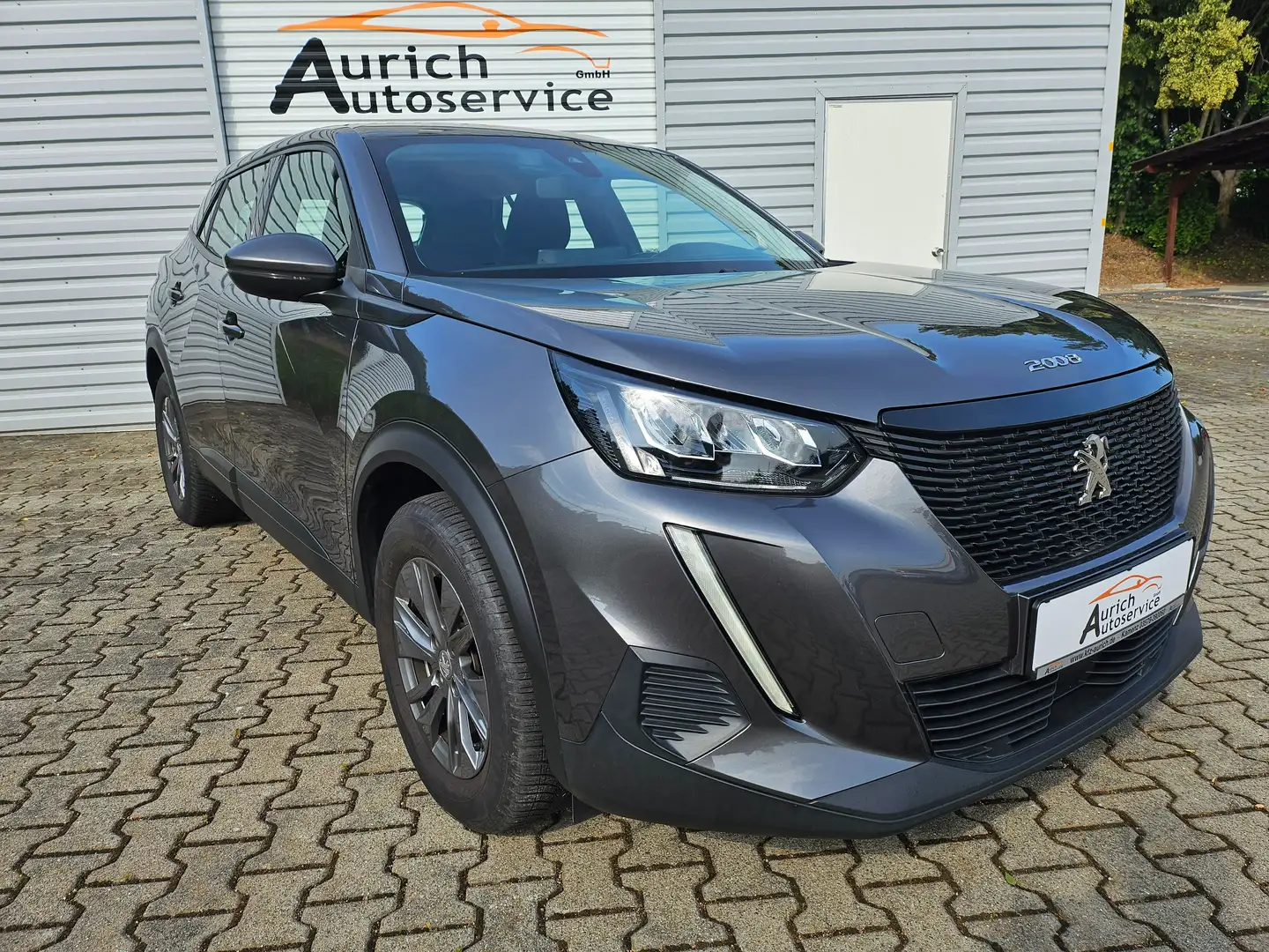 Peugeot 2008 Active PureTech 130 Allwetterbereifung Grau - 2
