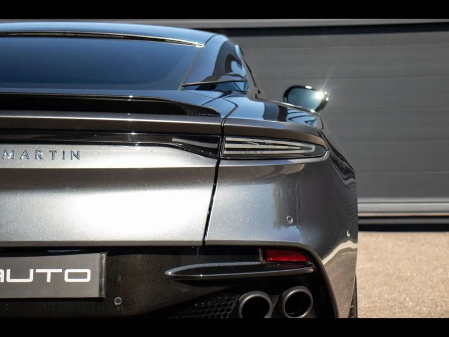 Aston Martin DBS Superleggera - V12 5.2l - 725ch - ECOTAXE PAYEE ! Gris - 2