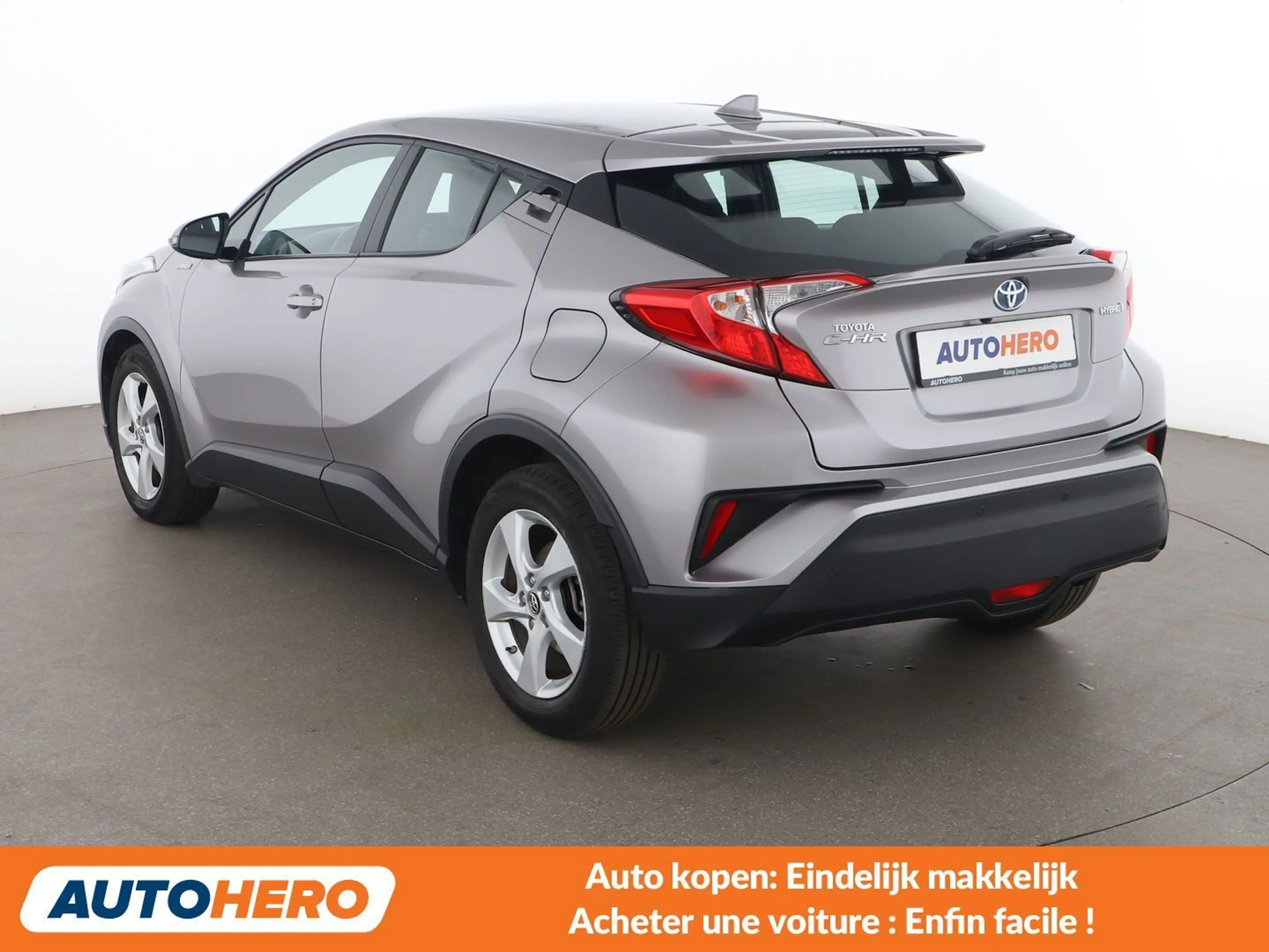 Toyota C-HR 1.8 Hybrid Dynamic — photo 4