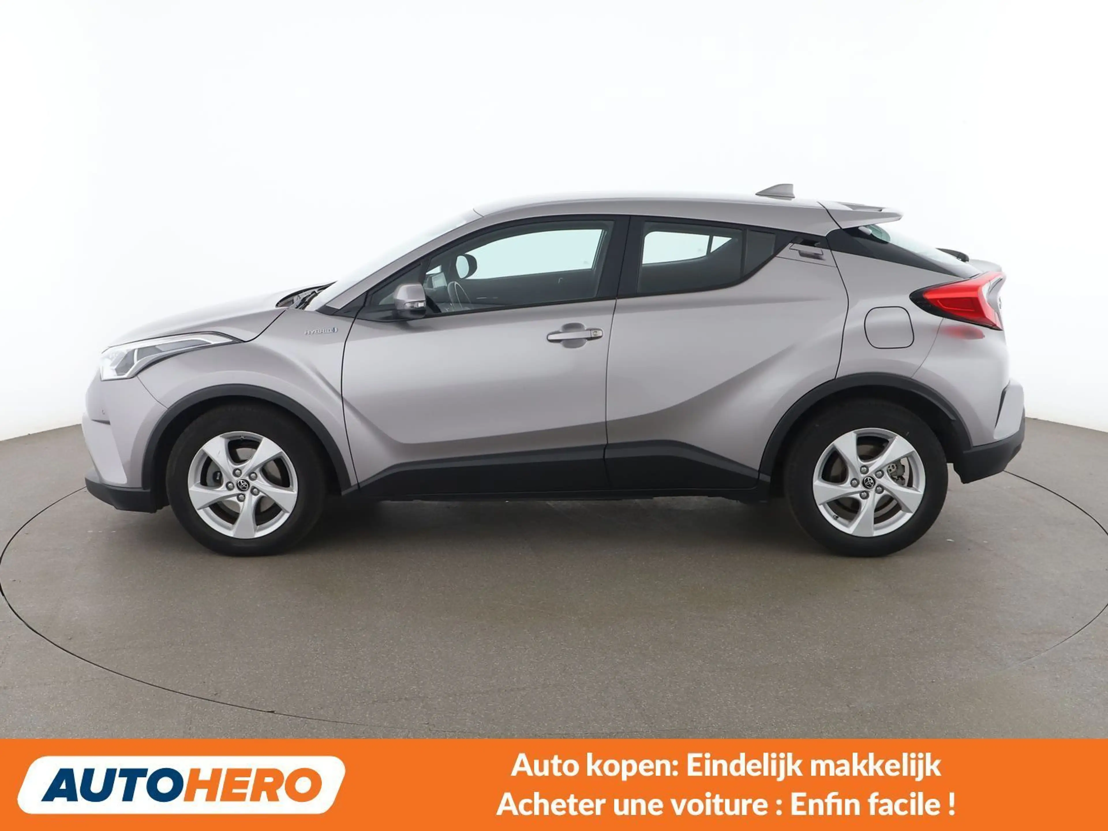 Toyota C-HR 1.8 Hybrid Dynamic — photo 3