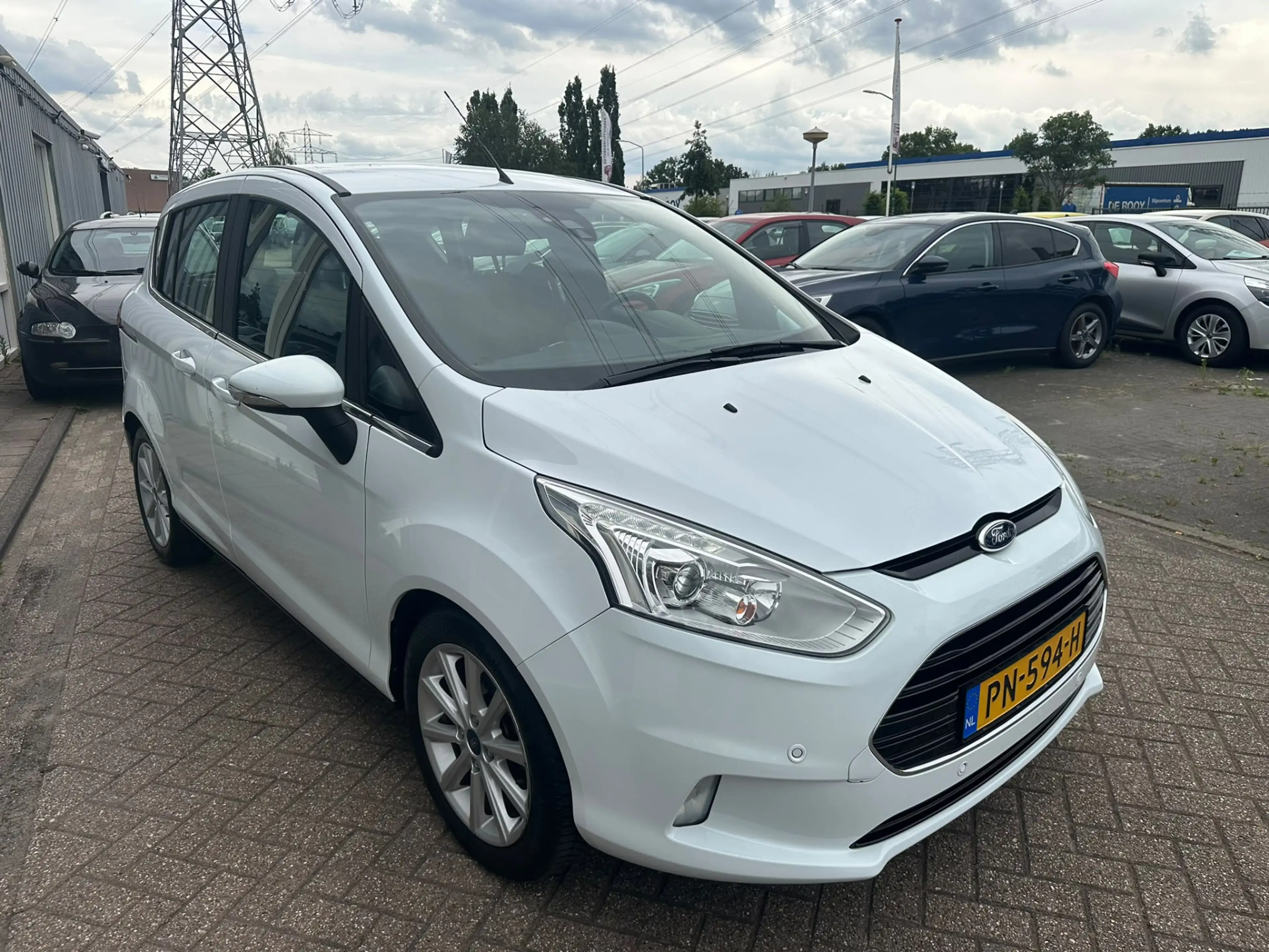 Ford B-Max 1.0 EcoBoost Titanium — photo 2