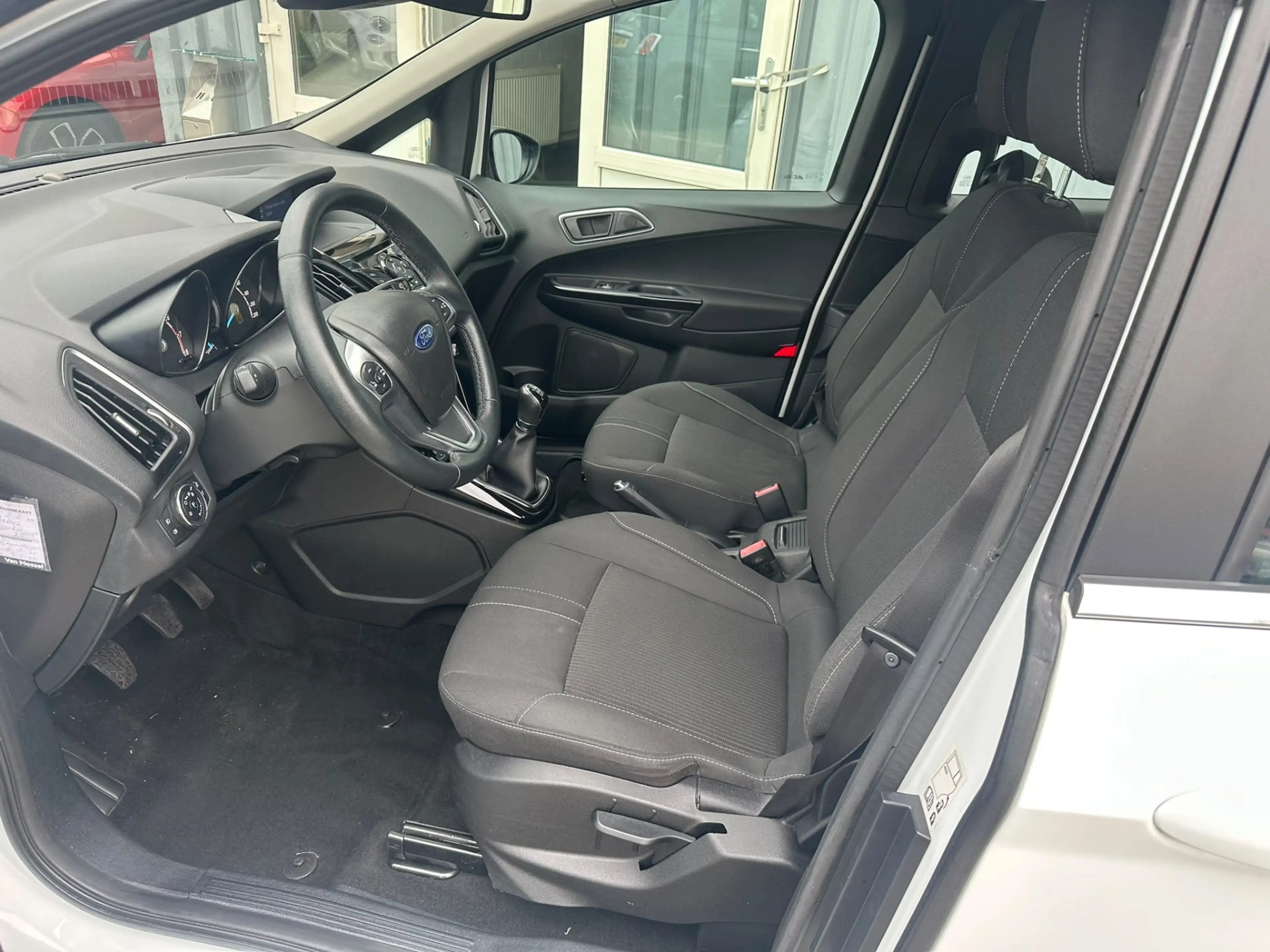 Ford B-Max 1.0 EcoBoost Titanium — photo 6