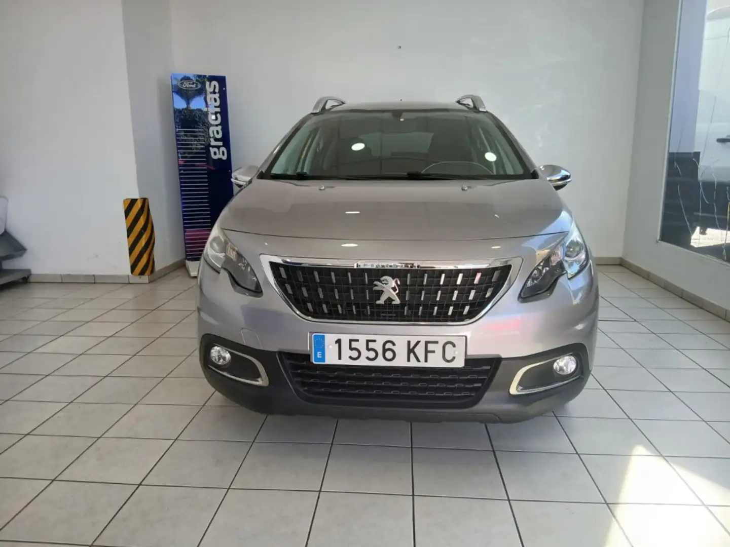 Peugeot 2008 1.6 BlueHDI Style 100 Gris - 2