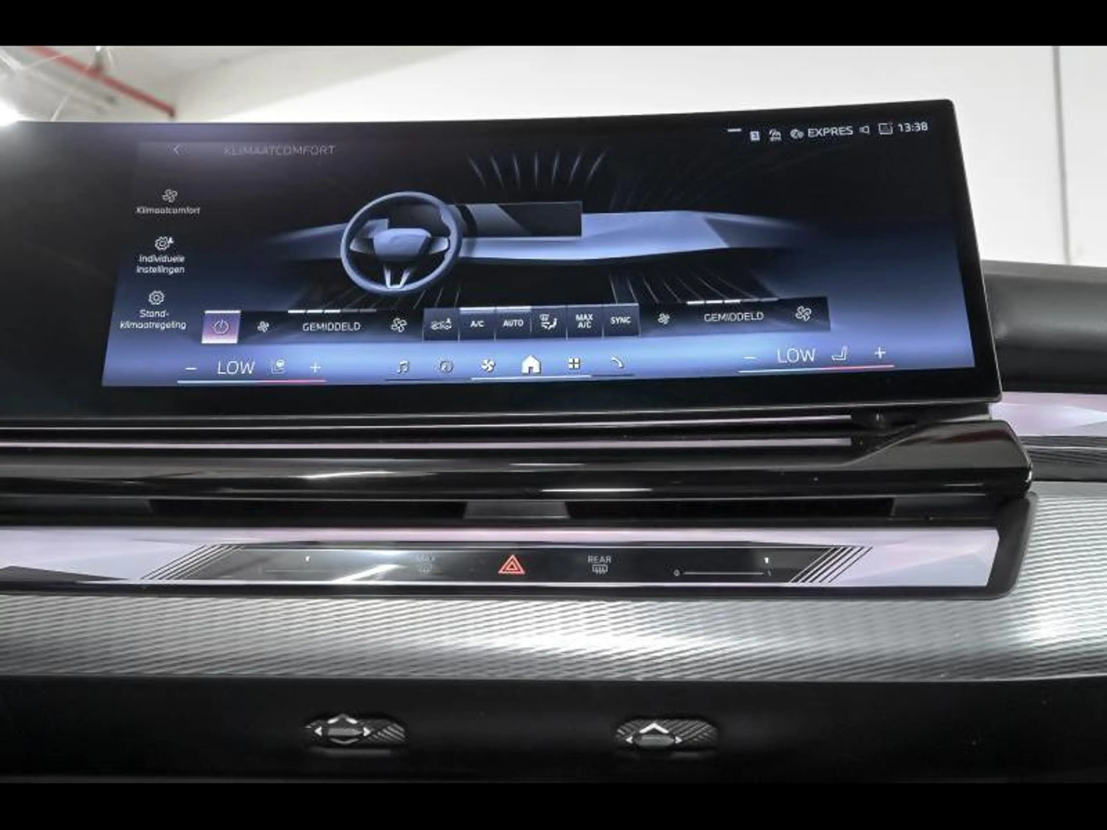 BMW 550 Touring — photo 12