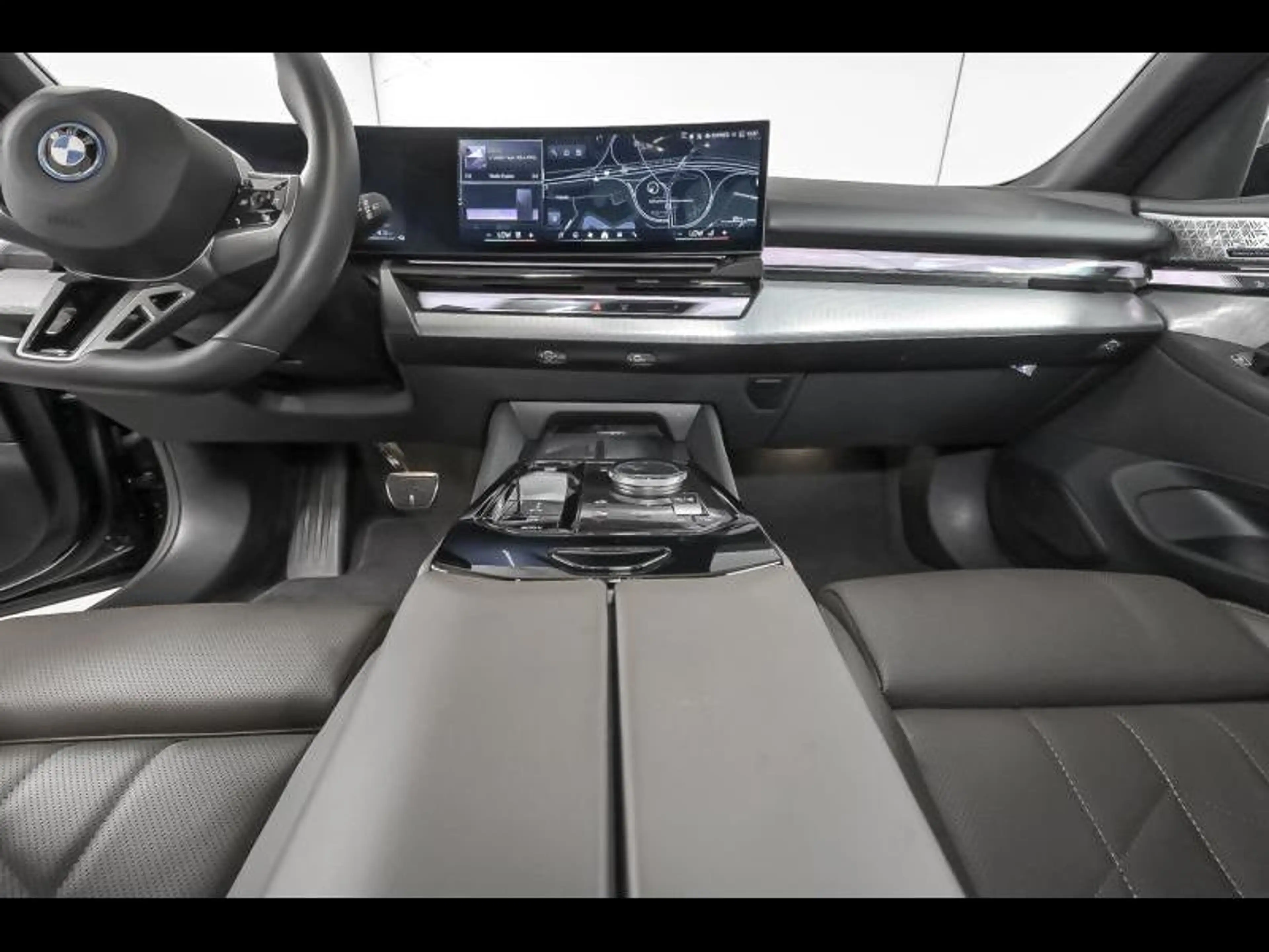 BMW 550 Touring — photo 7