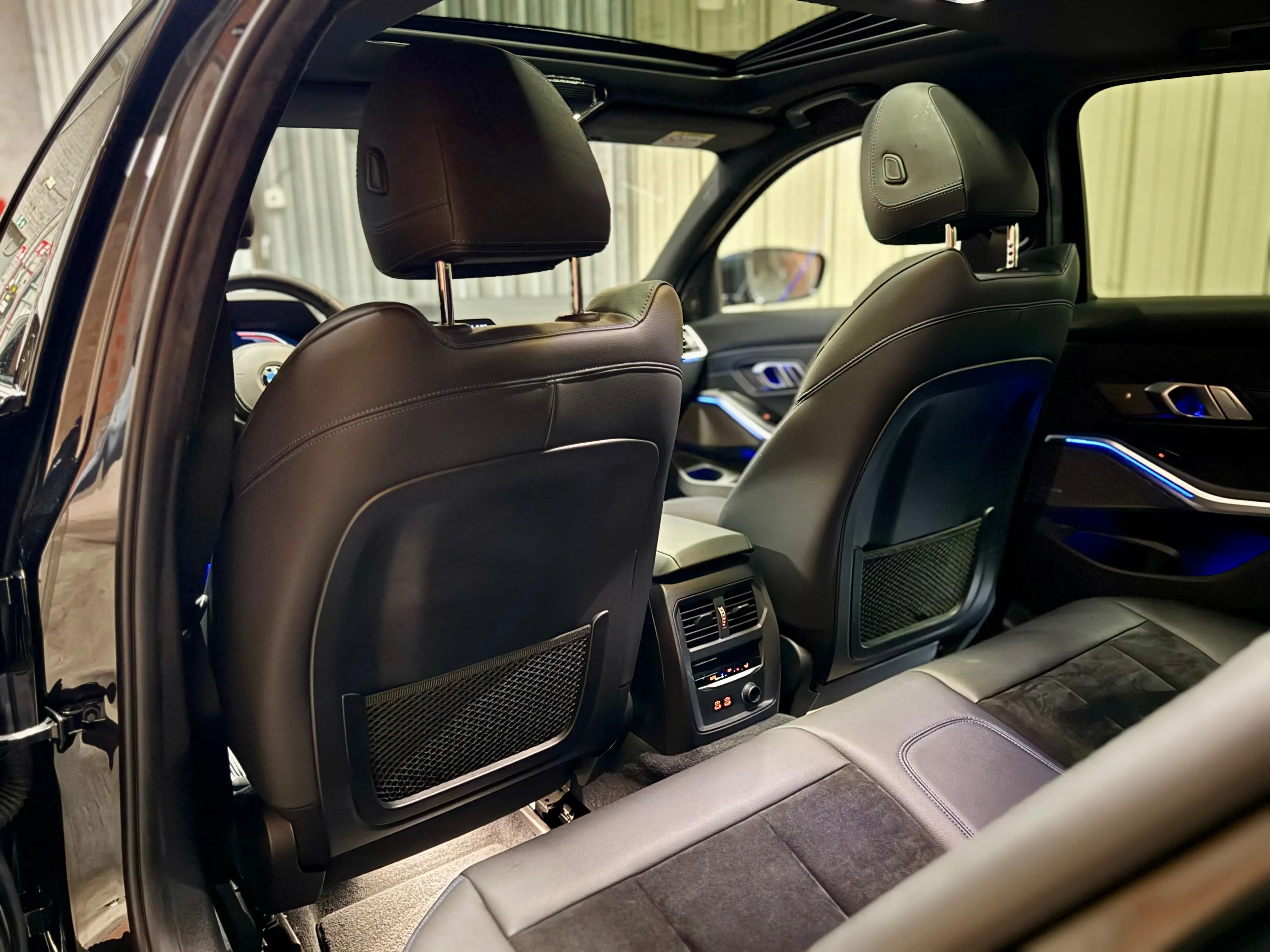 BMW 320 320iAS M Sport/Schuifdak/Harman Kardon/Elektrische Zetels/Keyless — photo 7