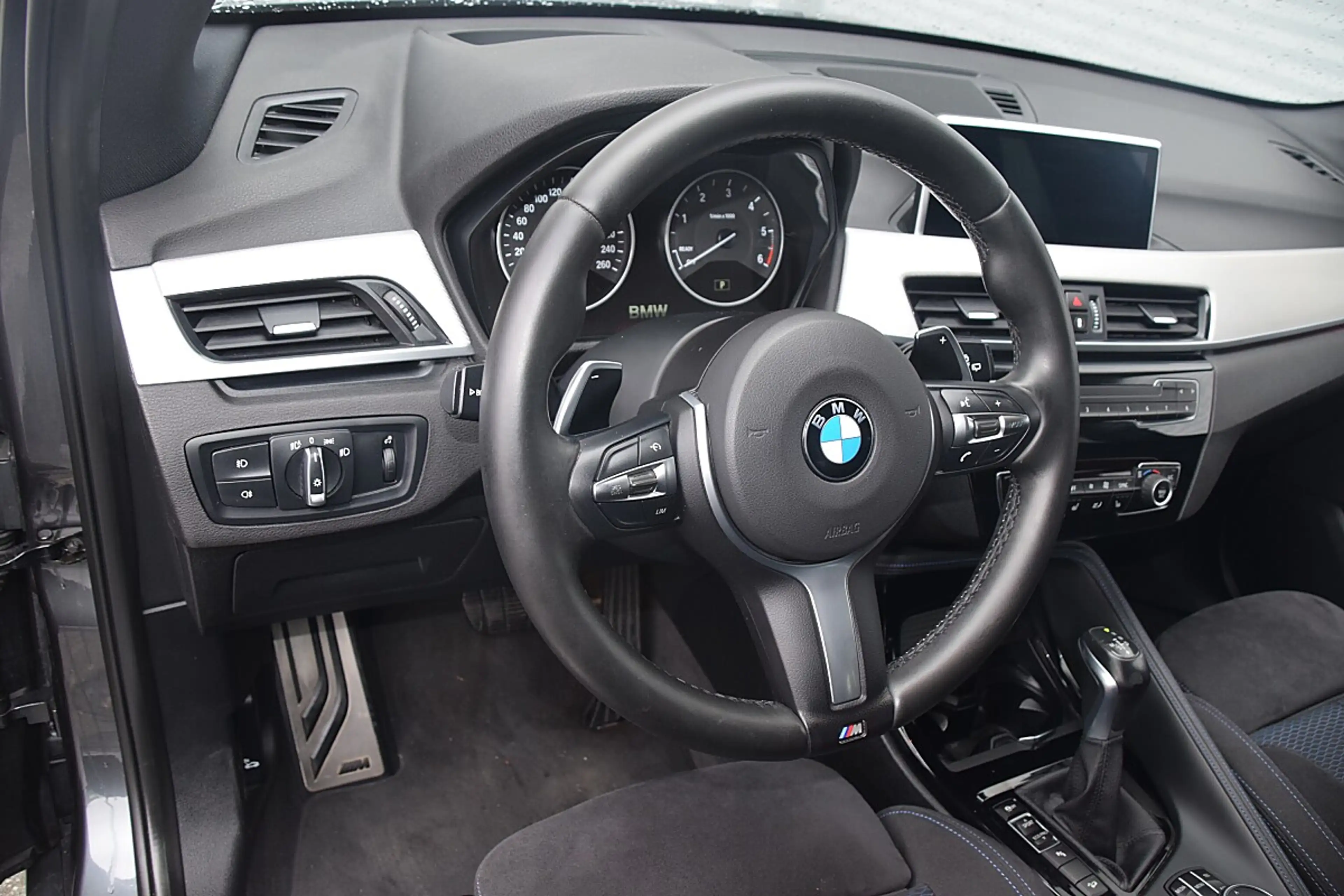 BMW X1 xDrive18d M Sport AHK/HEAD-UP/NAVI/RFK — photo 9