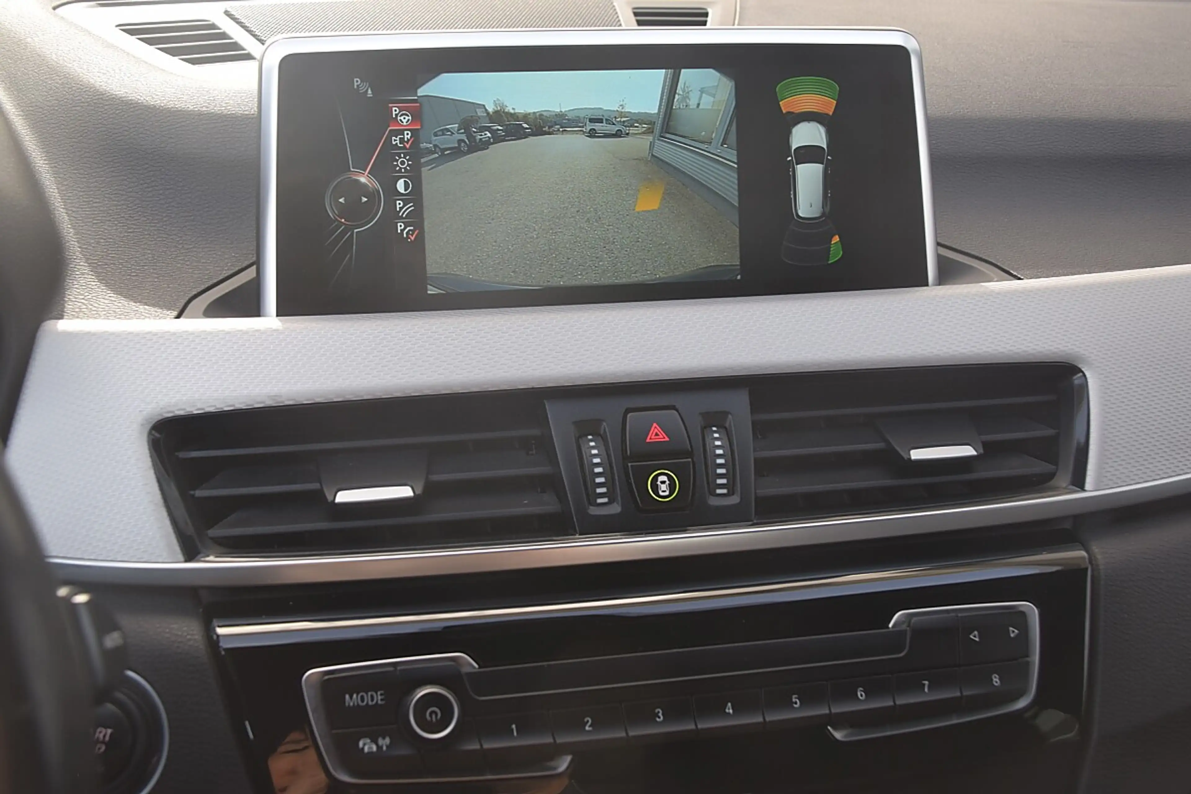 BMW X1 xDrive18d M Sport AHK/HEAD-UP/NAVI/RFK — photo 13