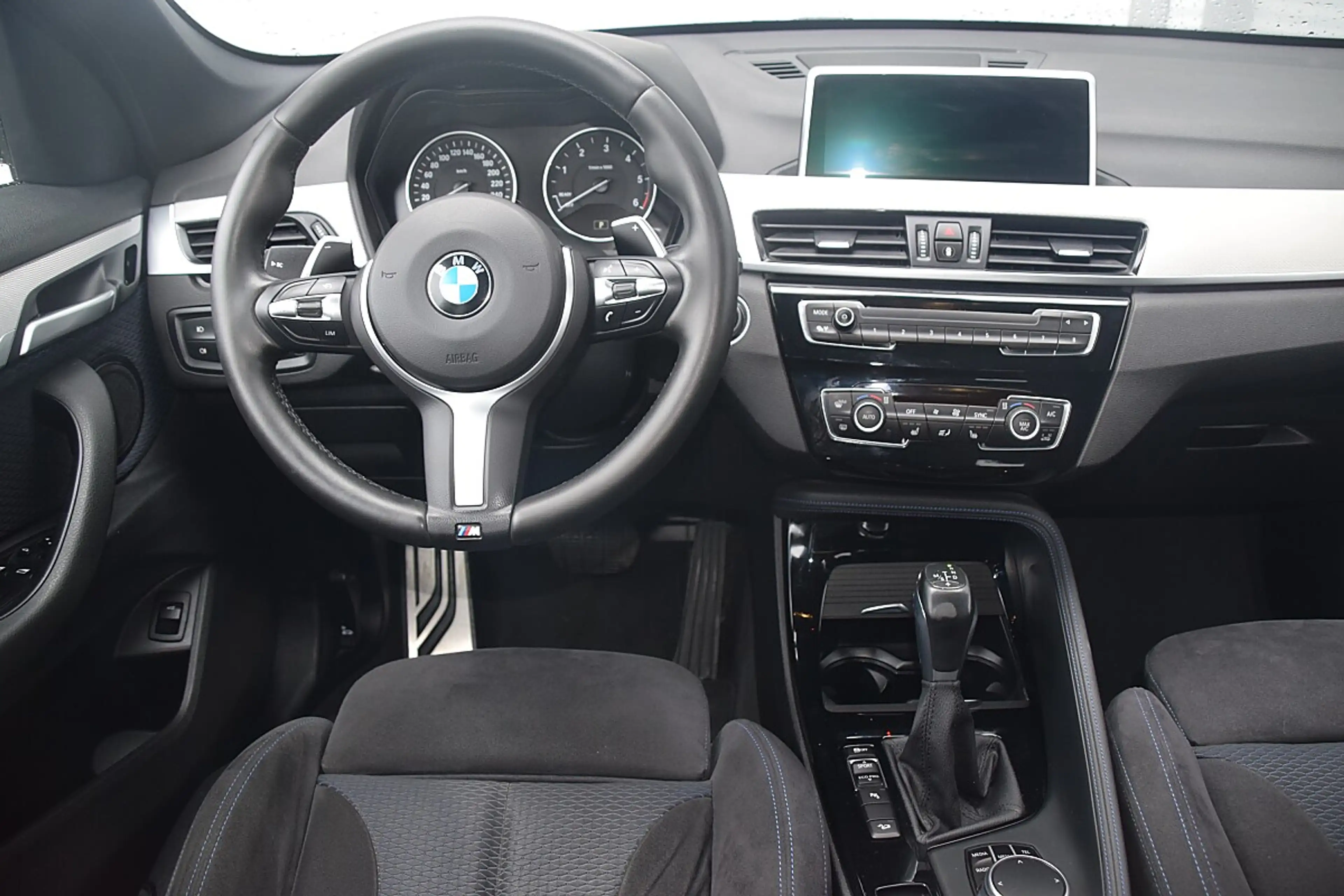 BMW X1 xDrive18d M Sport AHK/HEAD-UP/NAVI/RFK — photo 10