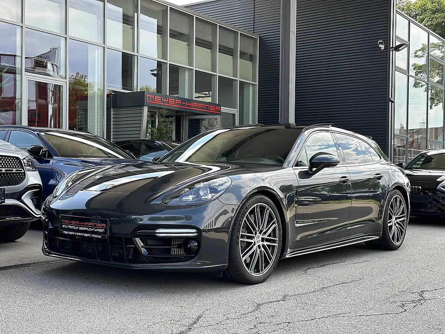 Porsche Panamera 4 E-Hybrid PHEV Sport Turismo Aut. / Sport Desi... Grau - 2