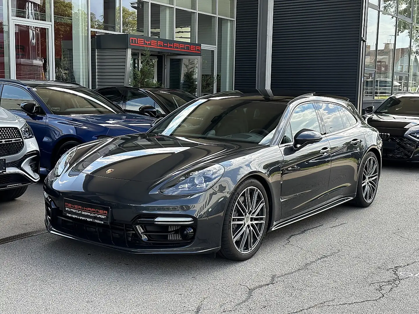 Porsche Panamera 4 E-Hybrid PHEV Sport Turismo Aut. / Sport Desi... Grau - 1