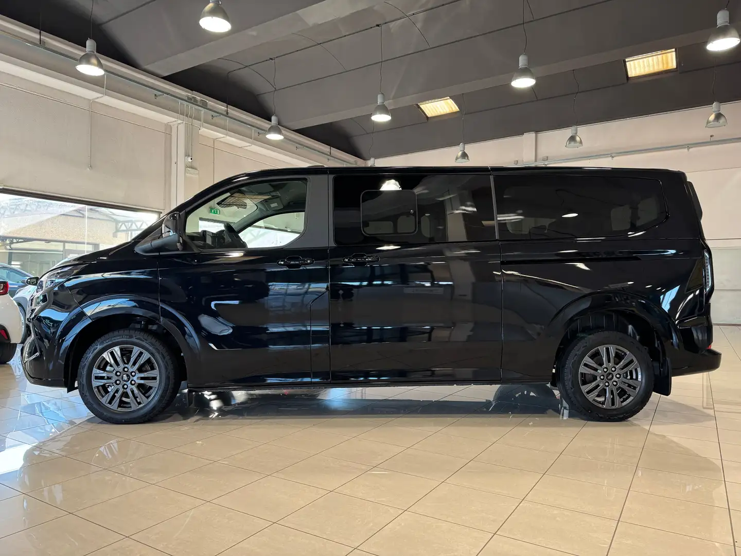 Ford Tourneo Custom 320 2.0 EcoBlue 150CV PL Titanium 9 POSTI KM ZERO Noir - 2