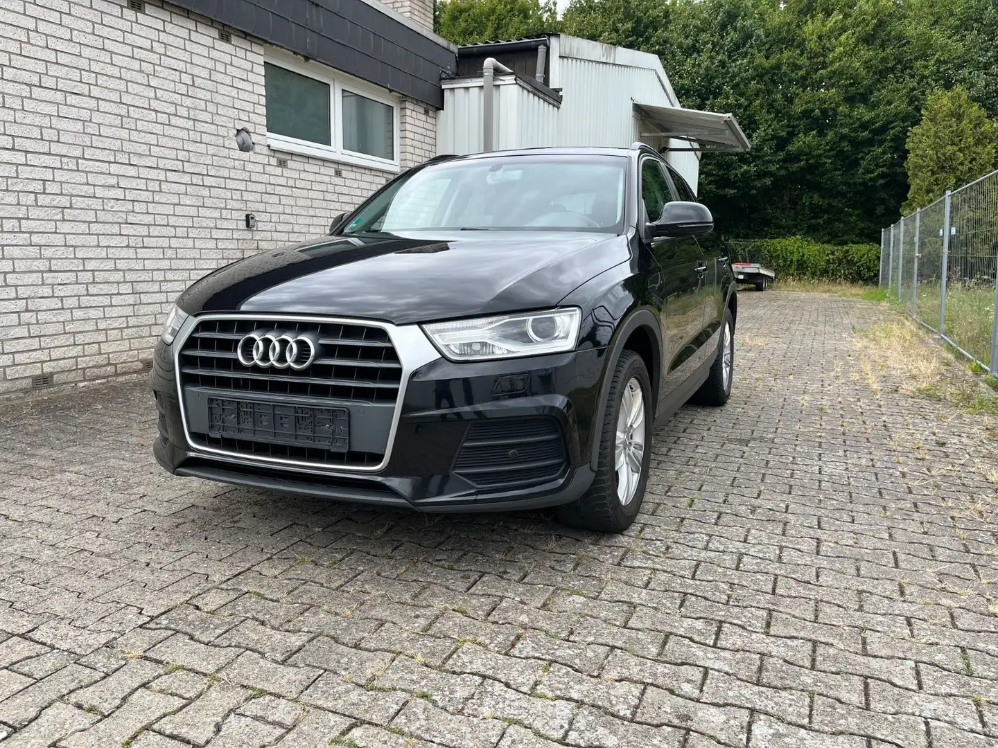 Audi Q3 / 1 Hand/ Scheckheftgepflegt/ Vollleder Schwarz - 1