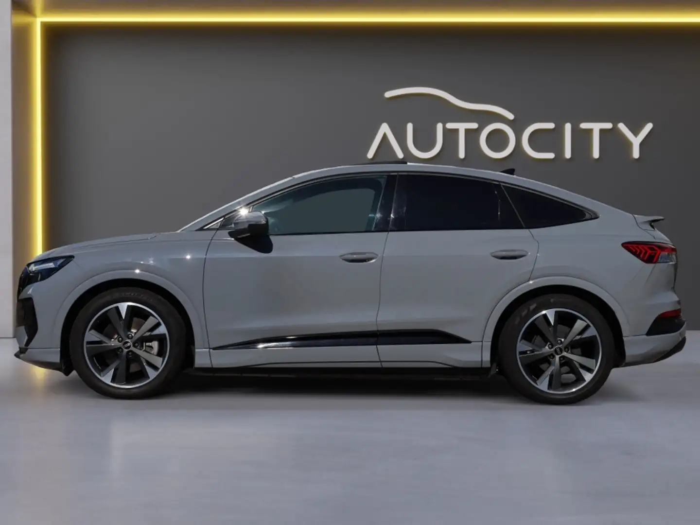 Audi Q4 e-tron Sportback 50 quattro S Line Pano l Camera l SONOS Grijs - 2