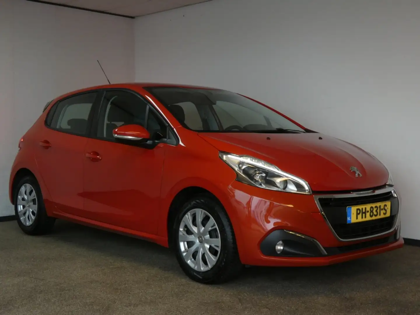 Peugeot 208 1.2 PureT. Blue Lion Nwe APK airco Orange - 2