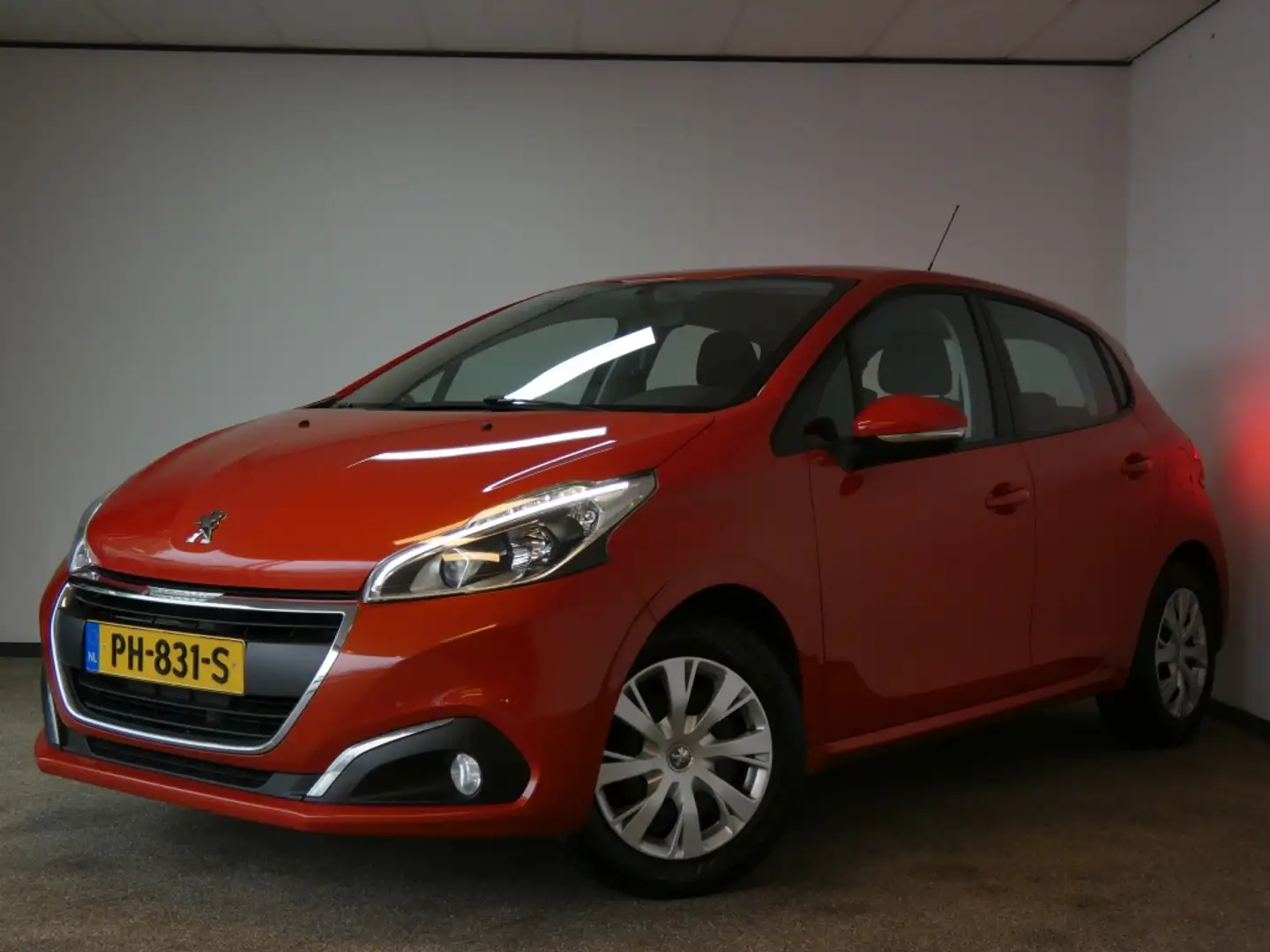 Peugeot 208 1.2 PureT. Blue Lion Nwe APK airco Orange - 1