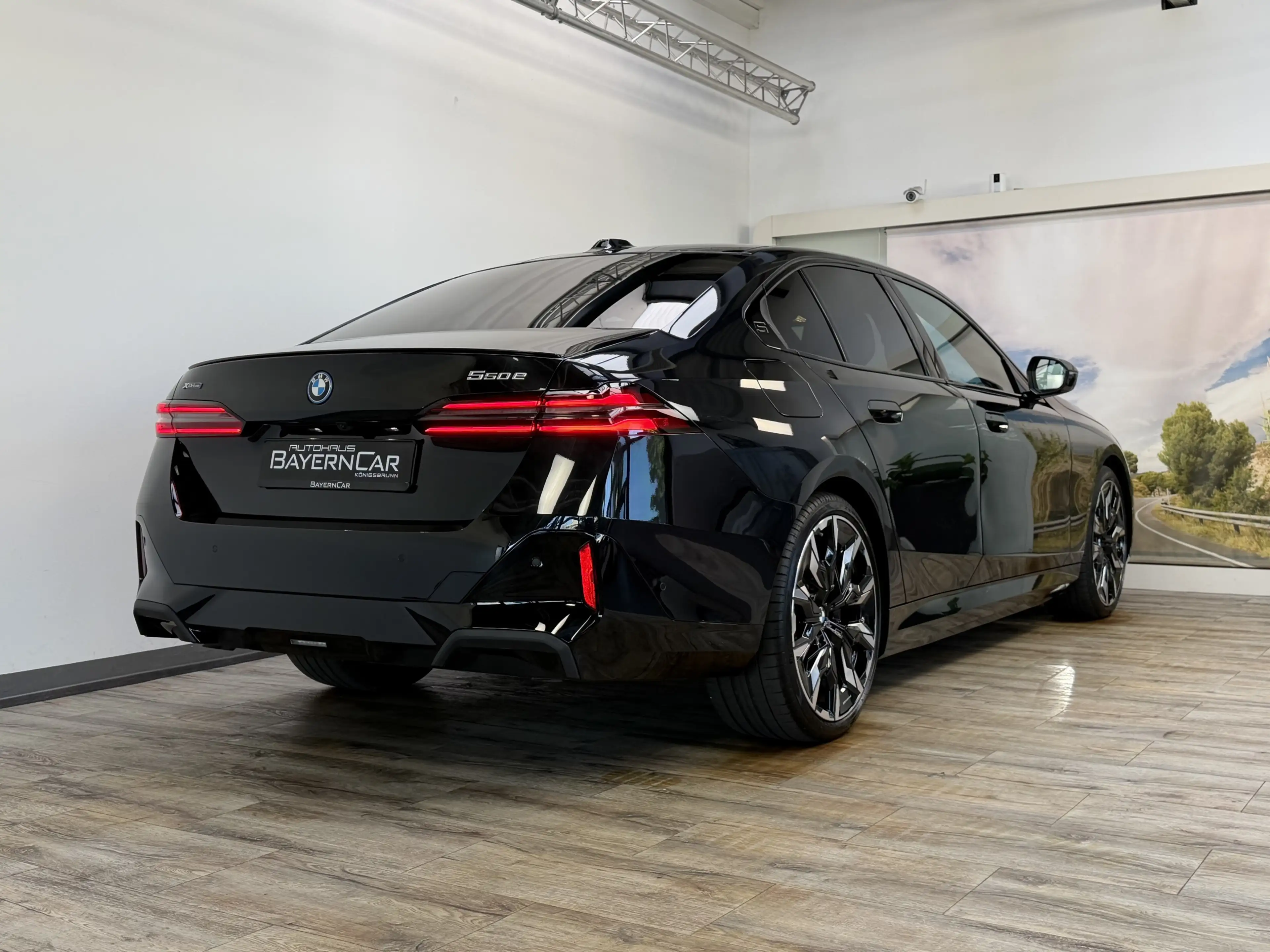 BMW 550 xDrive M Sport Pro AHK Sitzlüft Pano 21Zoll — photo 6