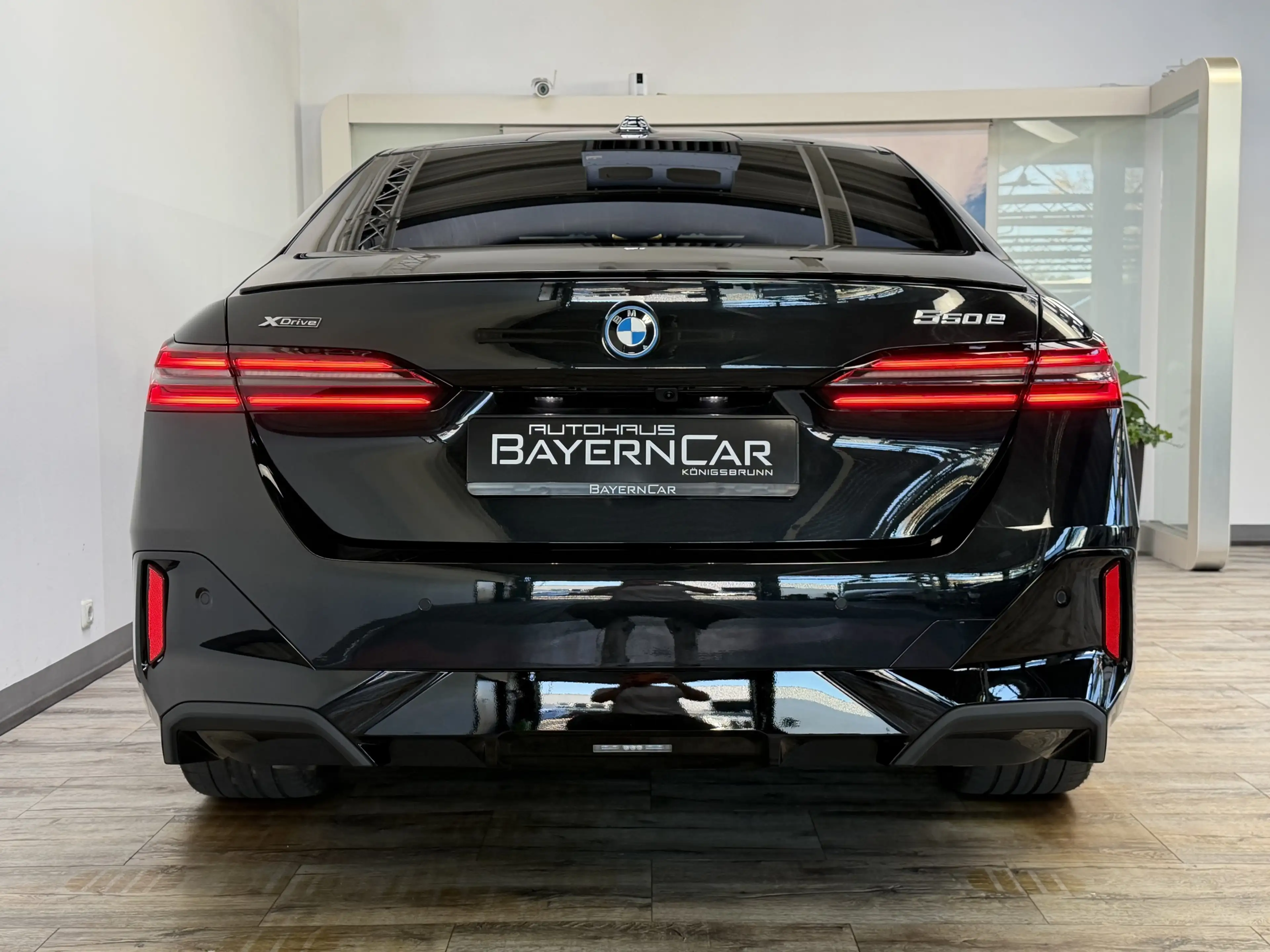 BMW 550 xDrive M Sport Pro AHK Sitzlüft Pano 21Zoll — photo 5