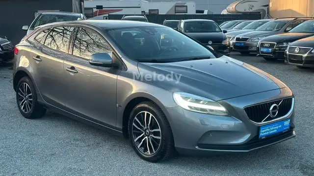 Volvo V40 T2 Momentum