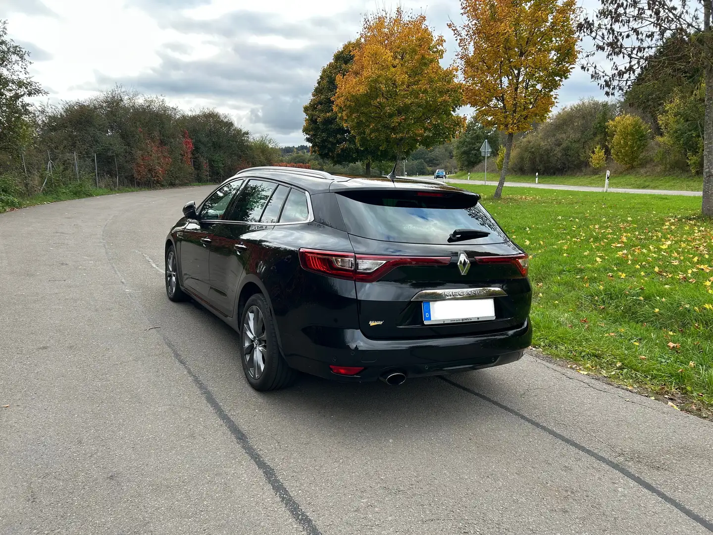 Renault Megane Grandtour SYMPHONY TCe 130 Schwarz - 2