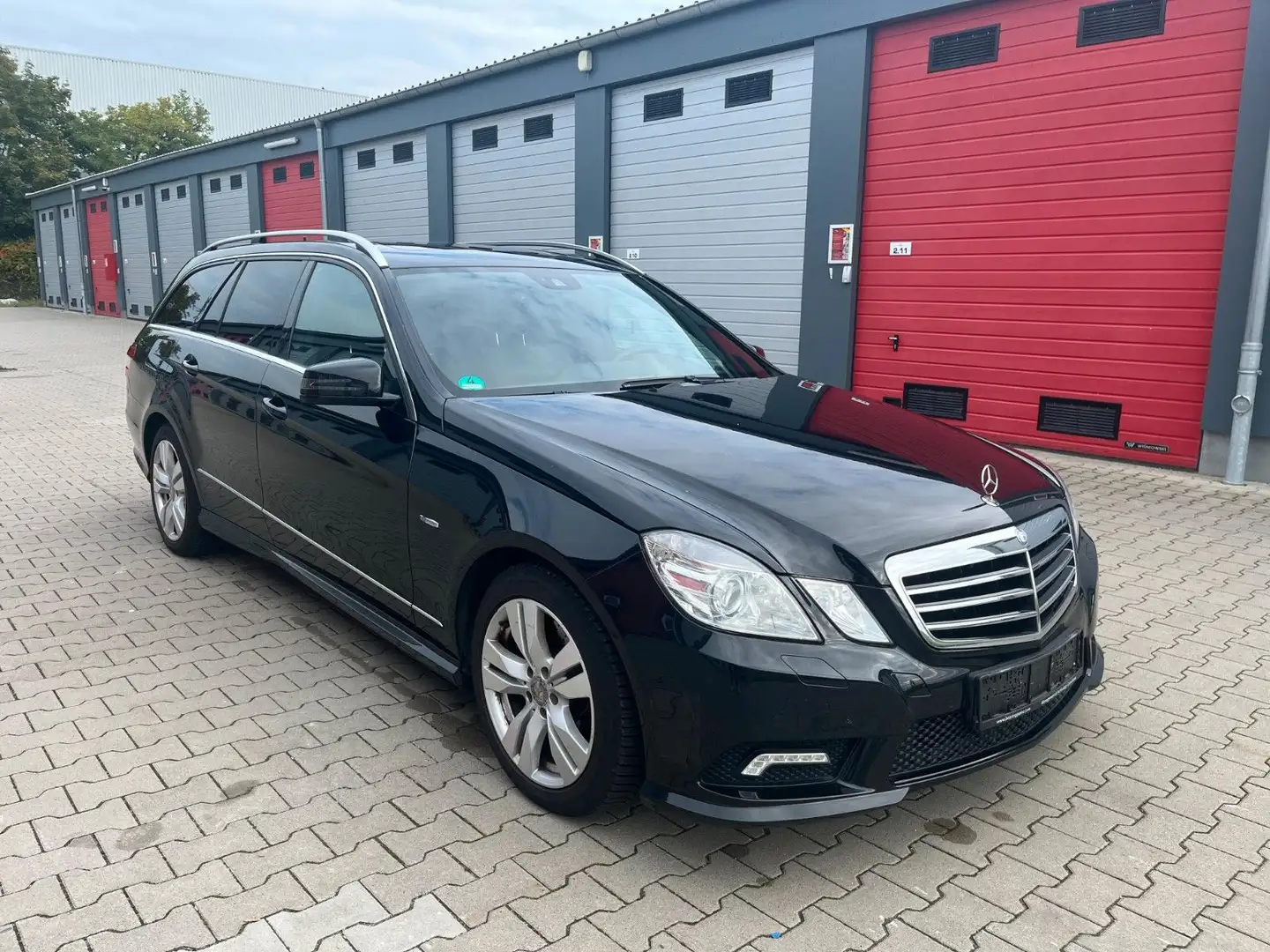 Mercedes-Benz E 200 E200 AMG-LINE AVANTGARDE CGI BlueEfficiency Fekete - 1