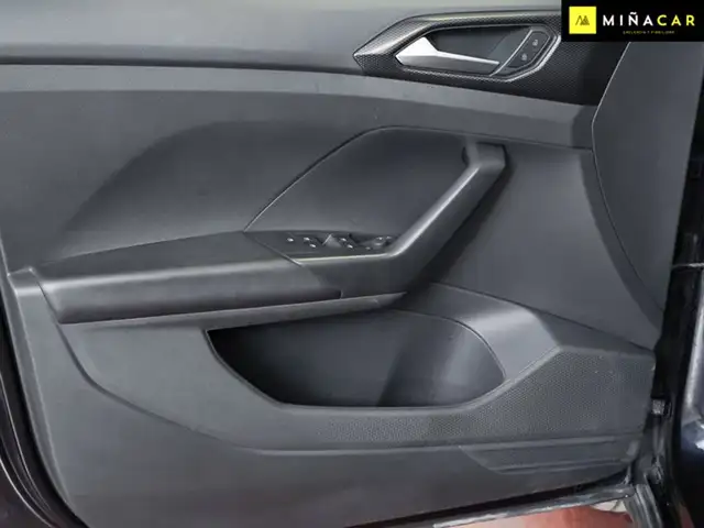 Volkswagen T-Cross view 21