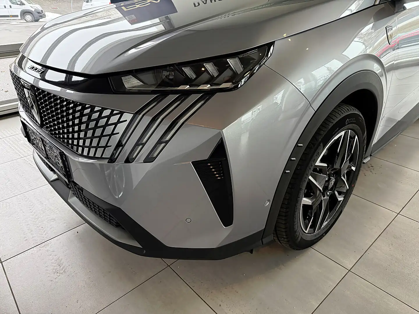 Peugeot 3008 GT Hybrid 145 e-DCS6 Grau - 2