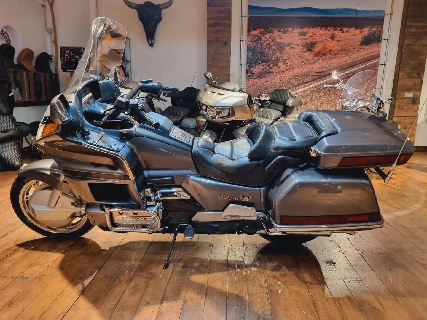 Honda Gold Wing SC 22 "Top" (150€/4,99%) Gris - 1