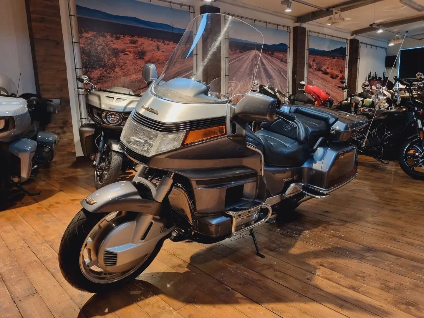 Honda Gold Wing SC 22 "Top" (150€/4,99%) Gris - 2