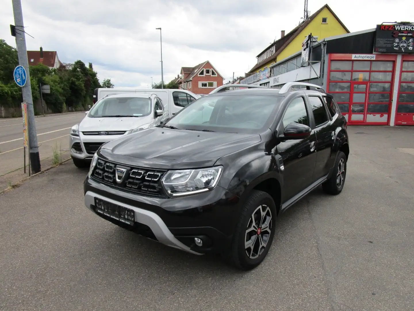 Dacia Duster II Adventure 1.3TCE 4WD *NAVI*KAMERA*PDC* Schwarz - 1