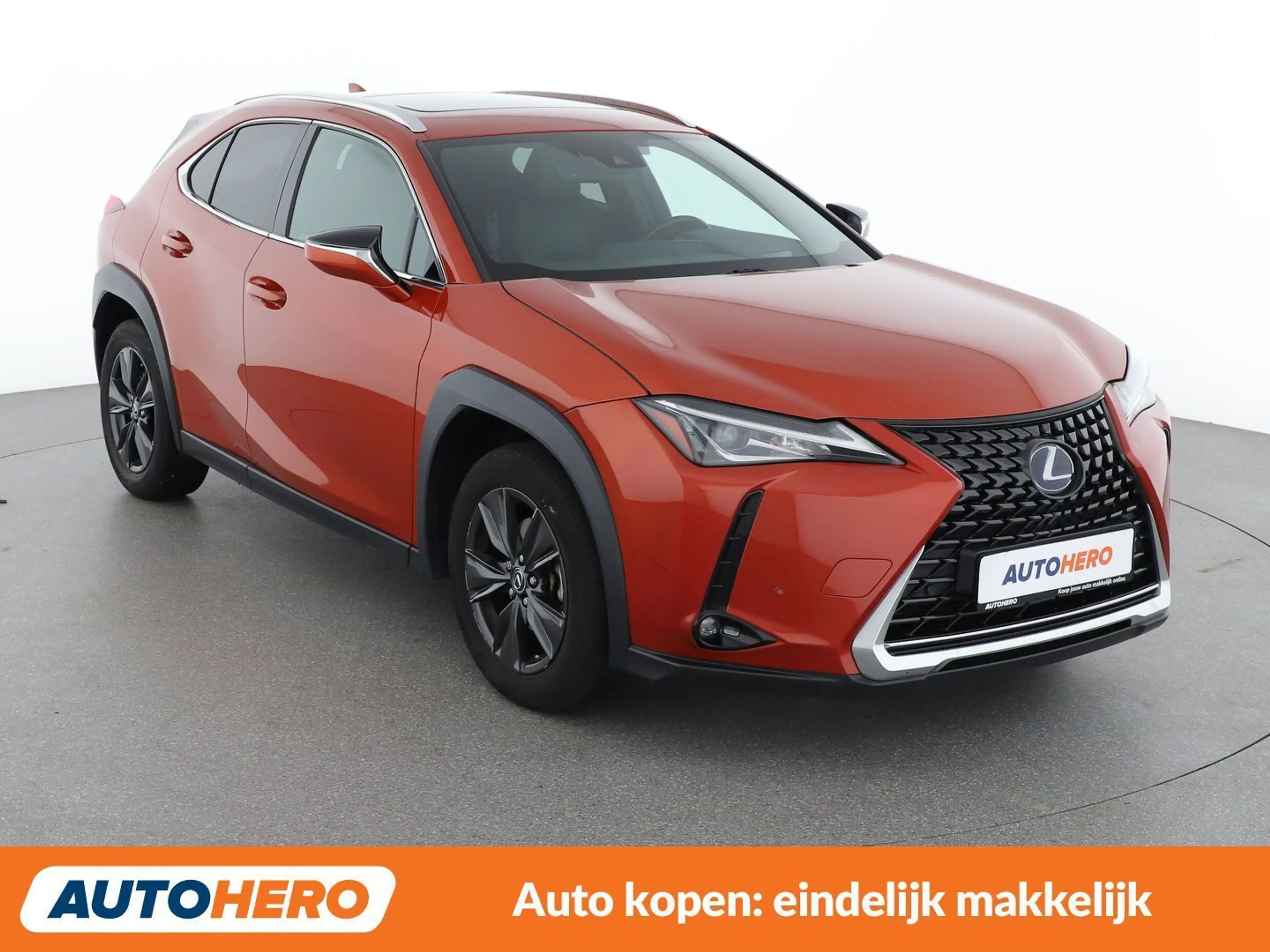 Lexus UX 250h UX 250h Luxe — photo 8
