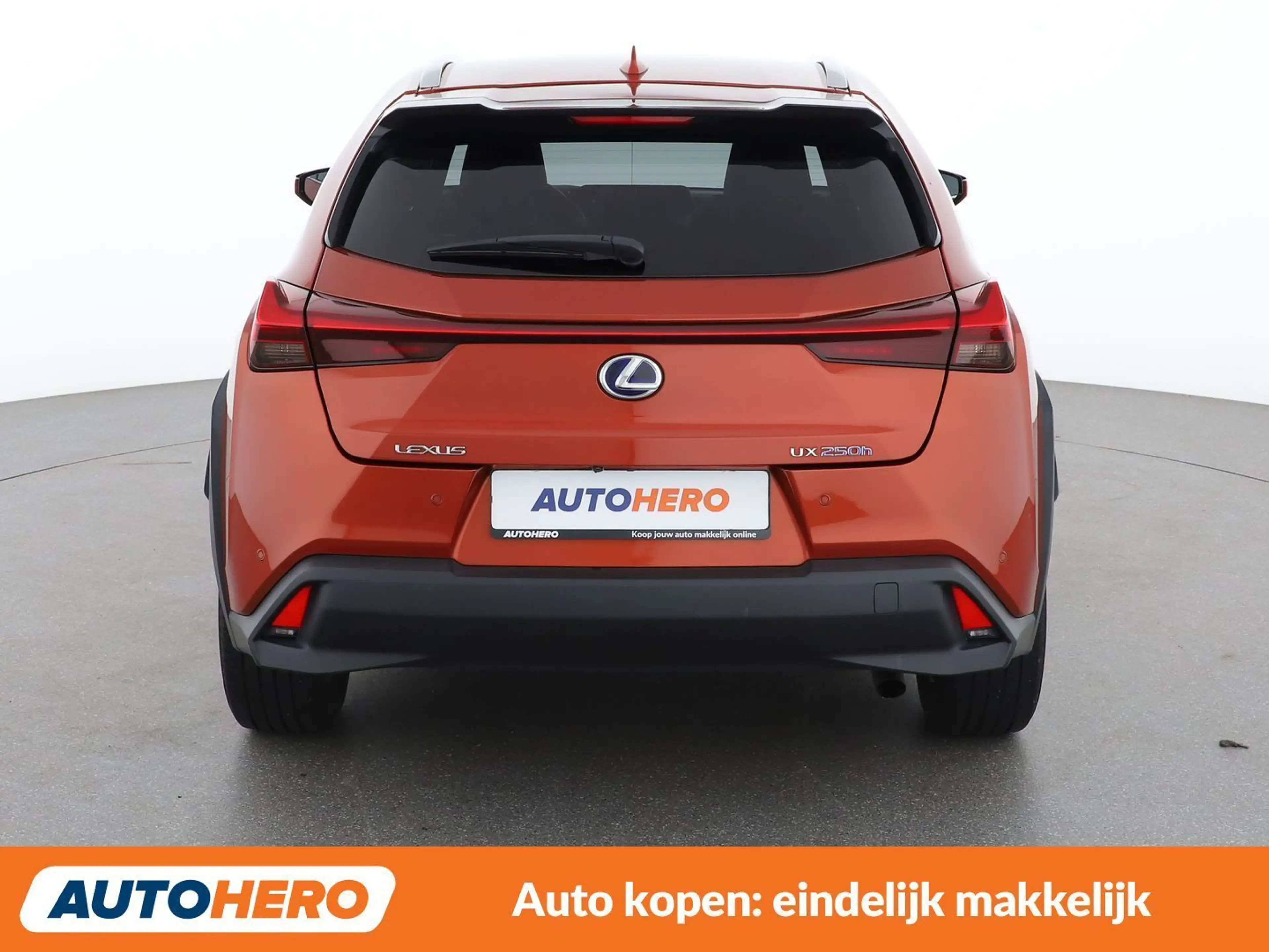 Lexus UX 250h UX 250h Luxe — photo 5