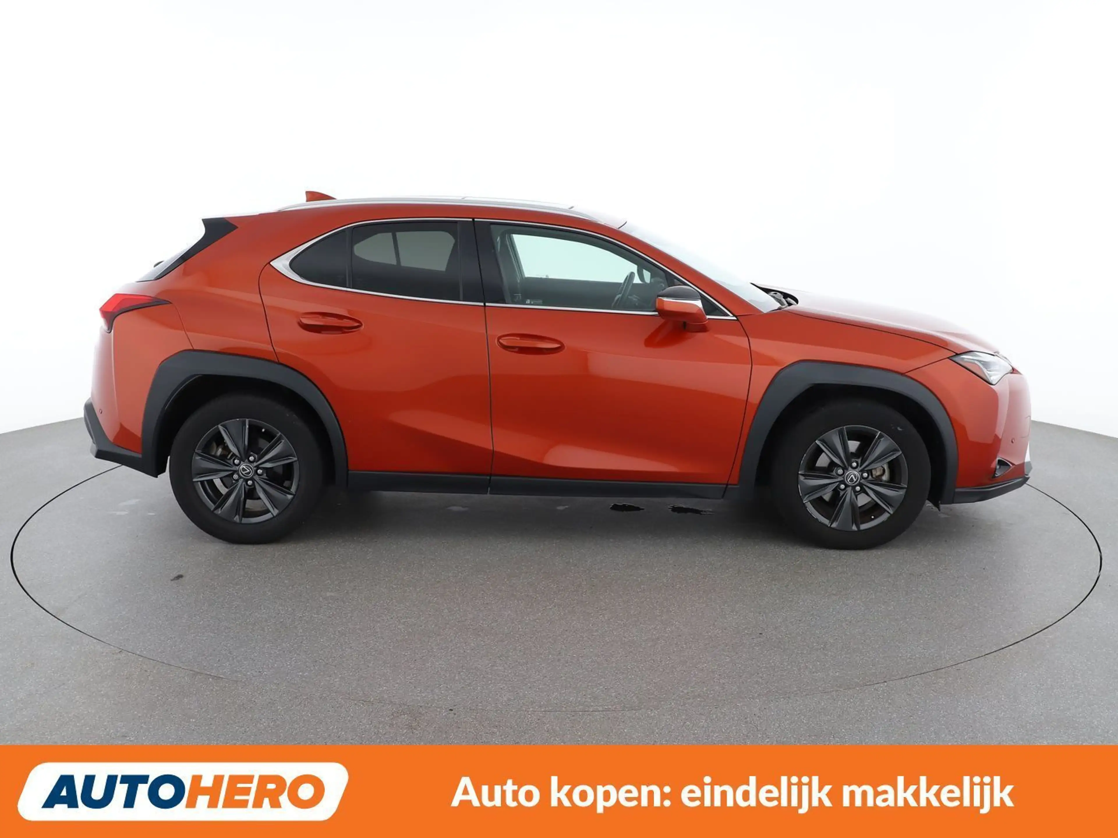Lexus UX 250h UX 250h Luxe — photo 7