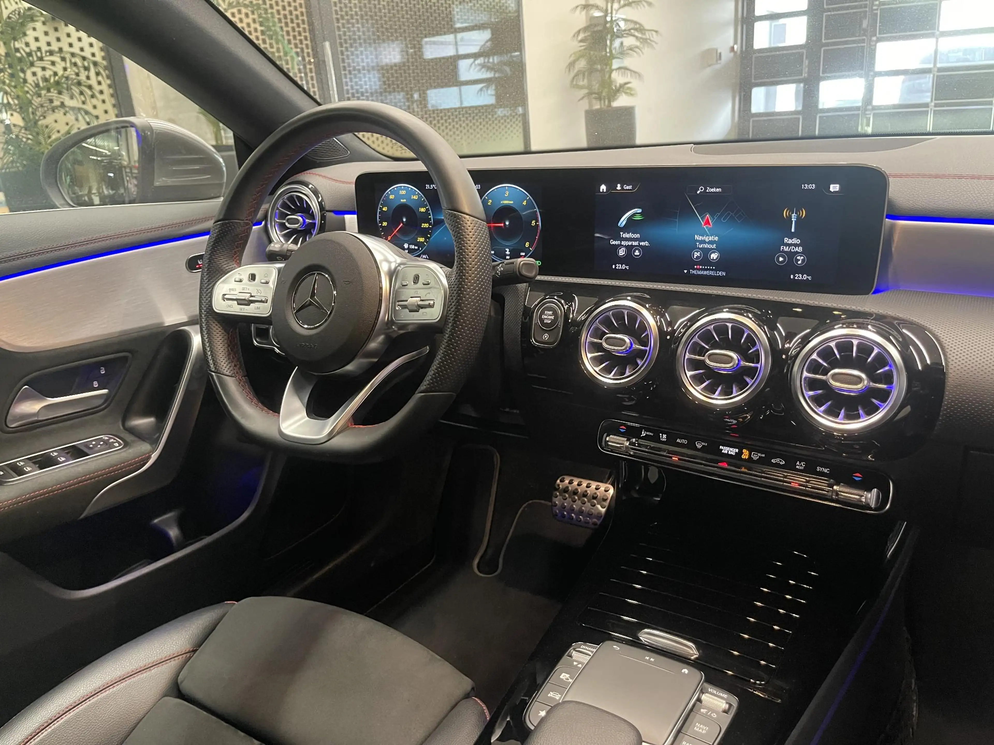 Mercedes-Benz CLA 180 180d AMG LINE Shooting Brake + CARPLAY + LED + KEY — photo 14
