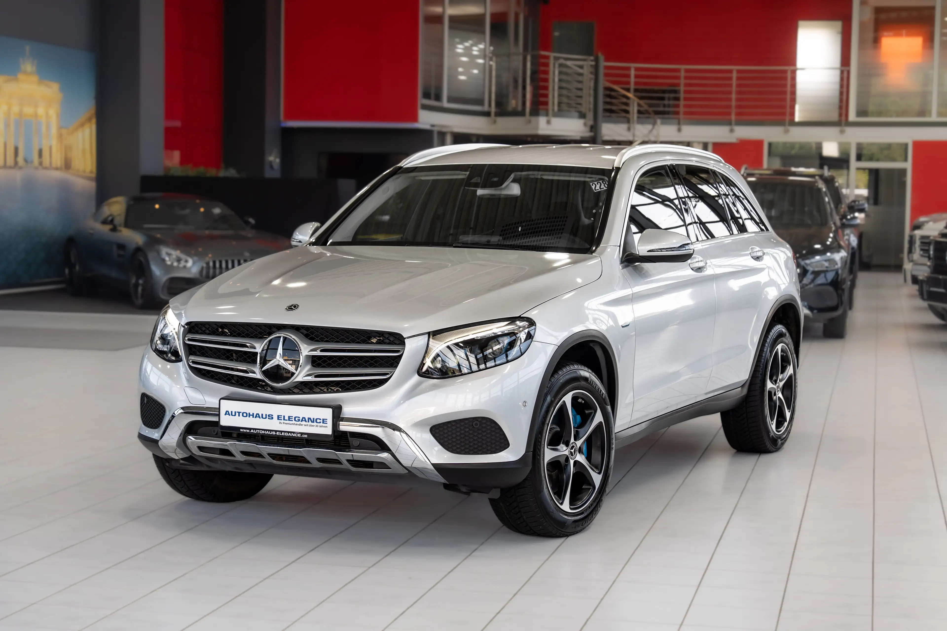 Mercedes-Benz GLC 350 e 4Matic*KOMFORT-PAKET*LED*NAVI*KAMERA* — photo 7