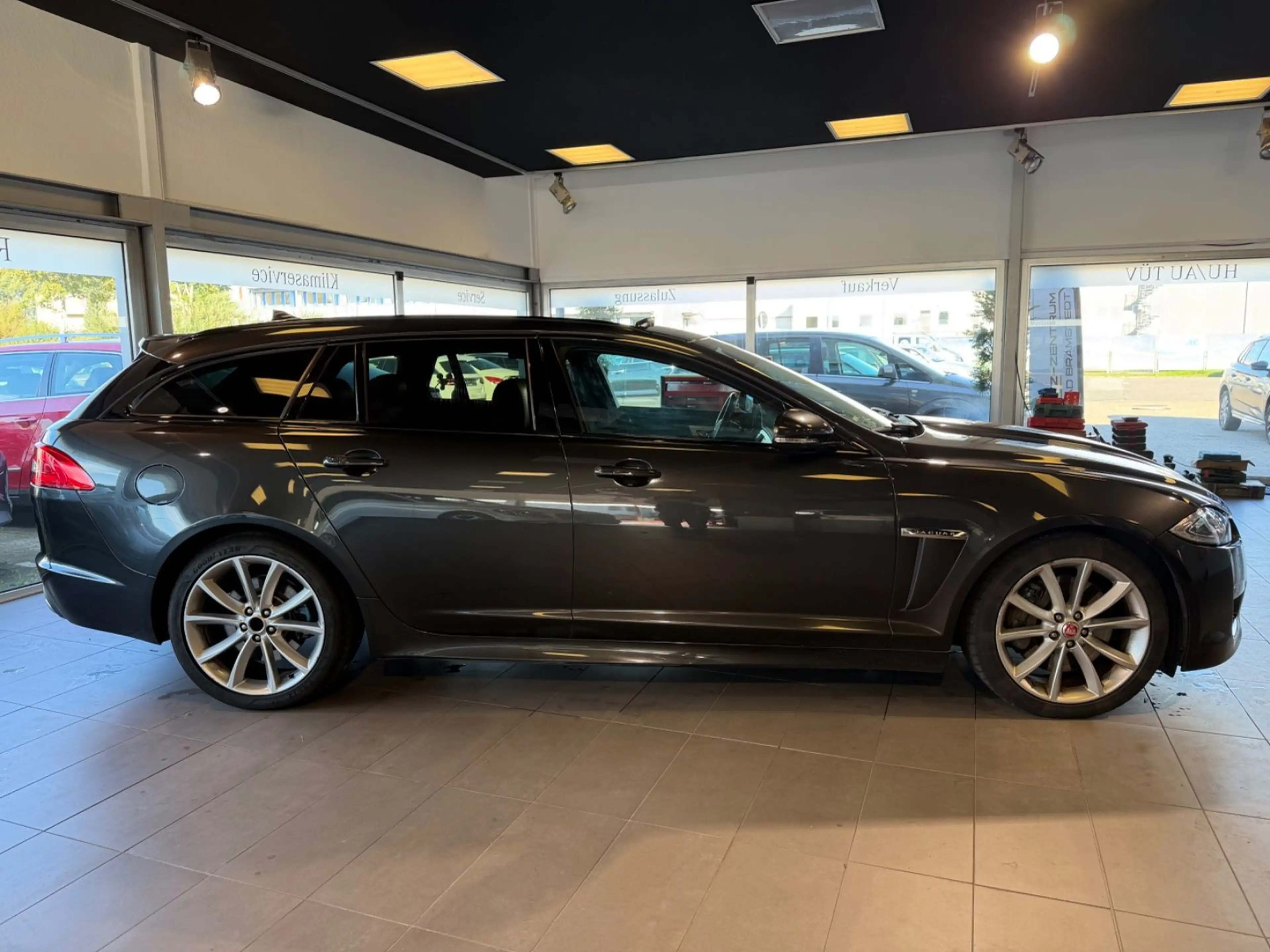 Jaguar XF Sportbrake 3.0 V6 Diesel S |LED|PDC|SHZ|KAMER — photo 8