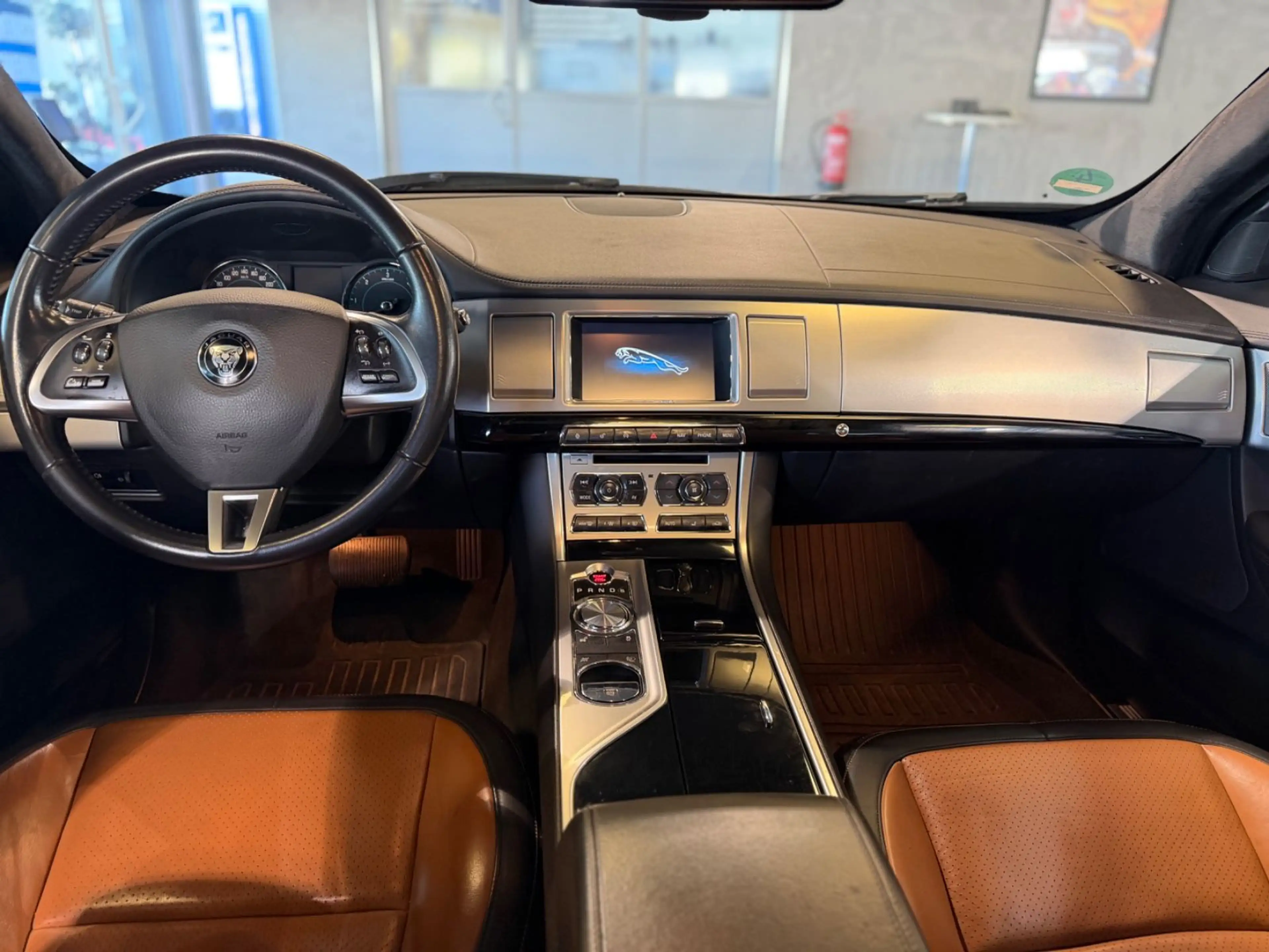 Jaguar XF Sportbrake 3.0 V6 Diesel S |LED|PDC|SHZ|KAMER — photo 11