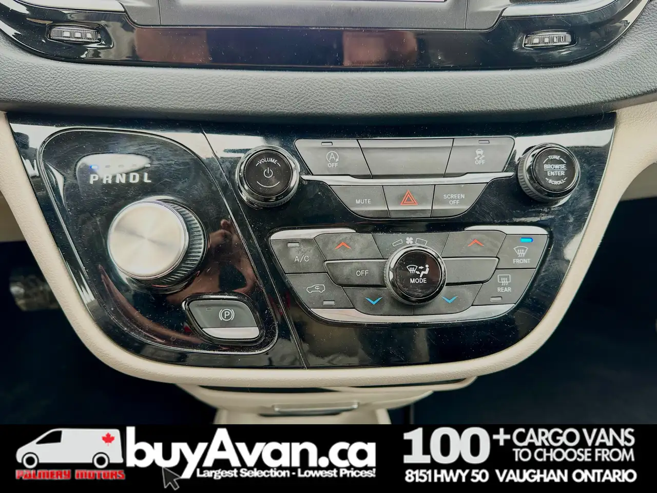 Chrysler Grand Caravan снимка Chrysler Grand Caravan