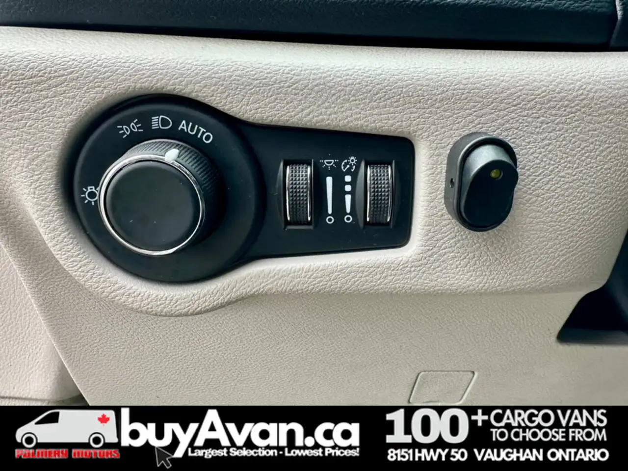 Chrysler Grand Caravan снимка Chrysler Grand Caravan