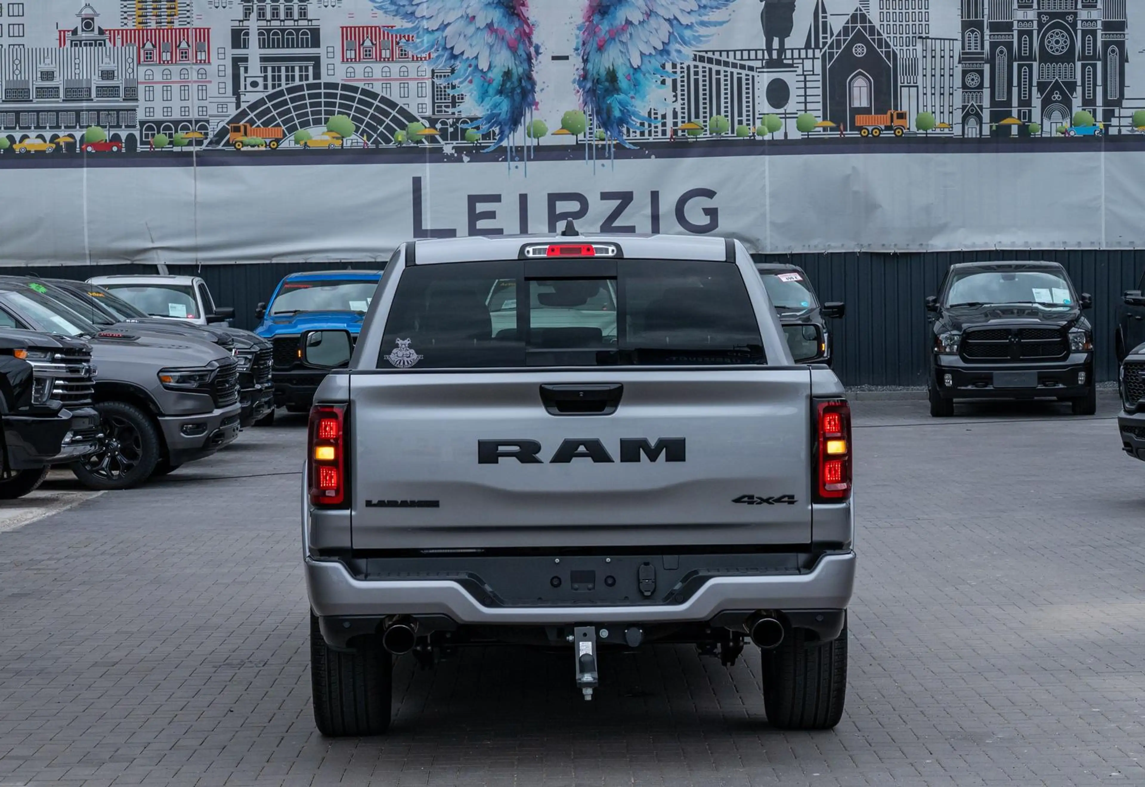 Dodge RAM Laramie Night 5,7l V8,ACC,Pano,MY26,LPG 0€ — photo 6