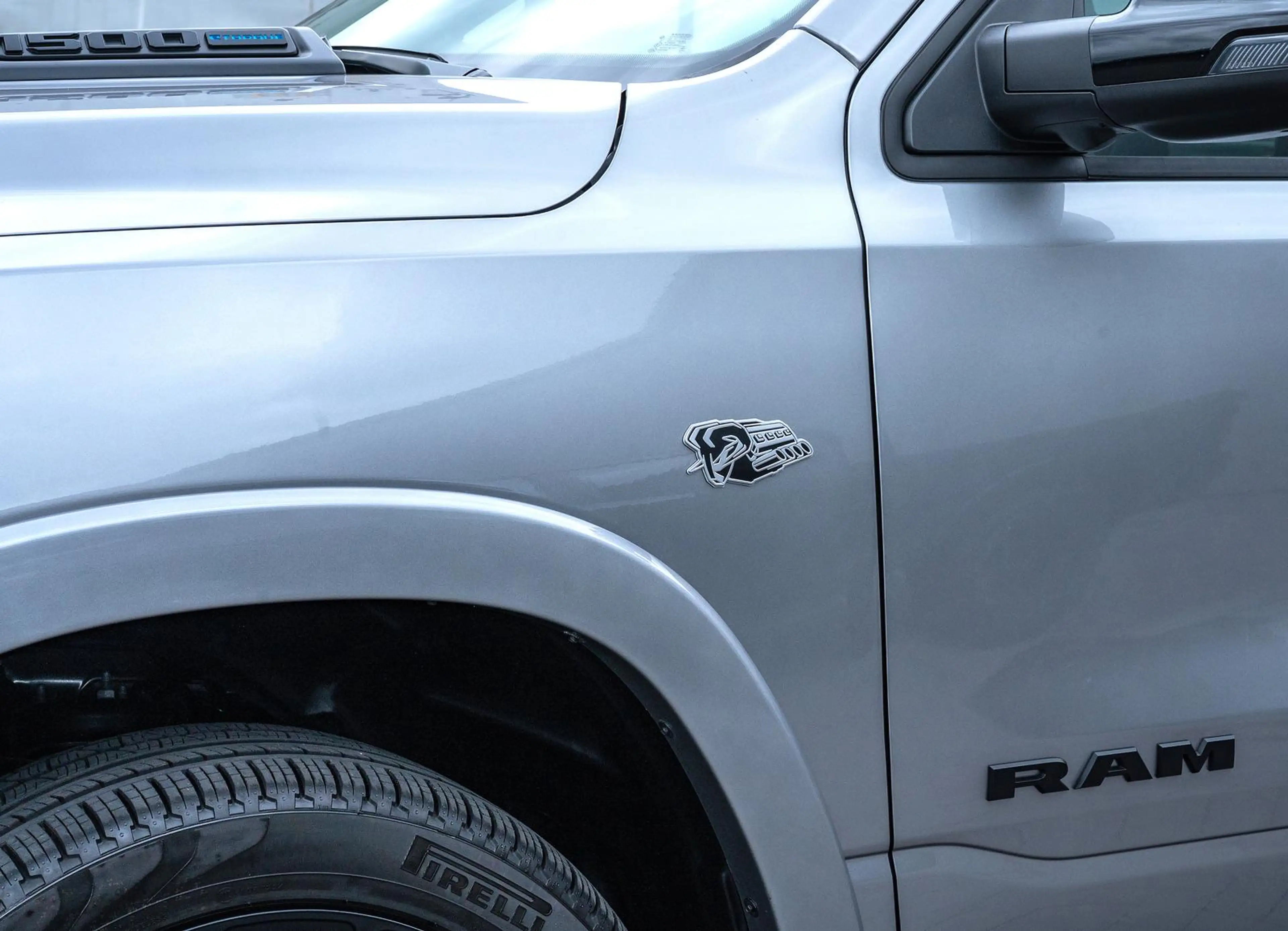 Dodge RAM Laramie Night 5,7l V8,ACC,Pano,MY26,LPG 0€ — photo 11