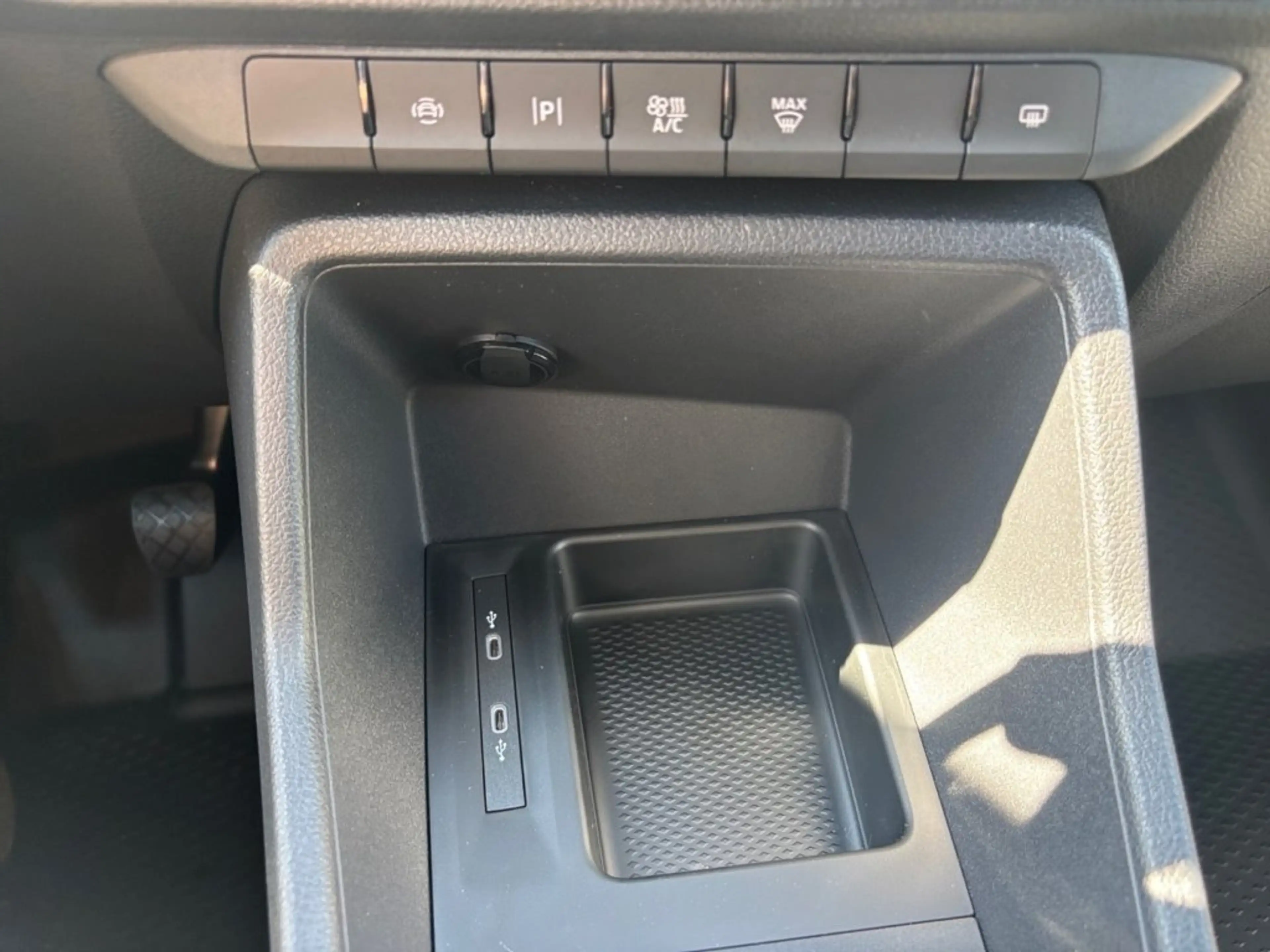 Ford E-Transit Grand Transit Connect Trend Kasten 2,0L Eblue 122PS M AWD — photo 14